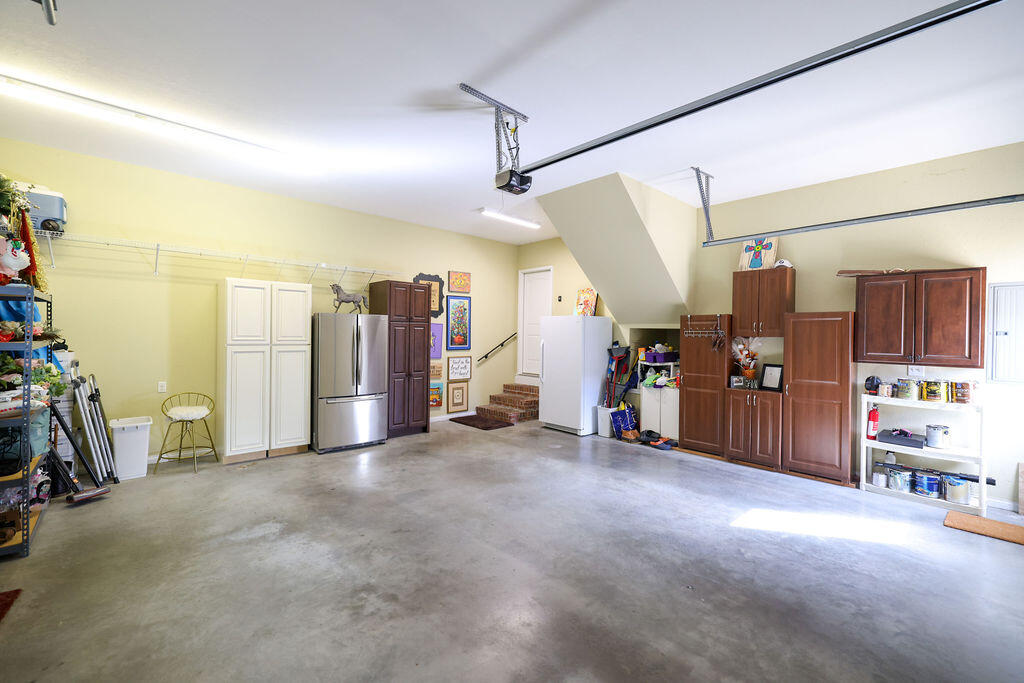 125 Pershing Way Property Photo 44
