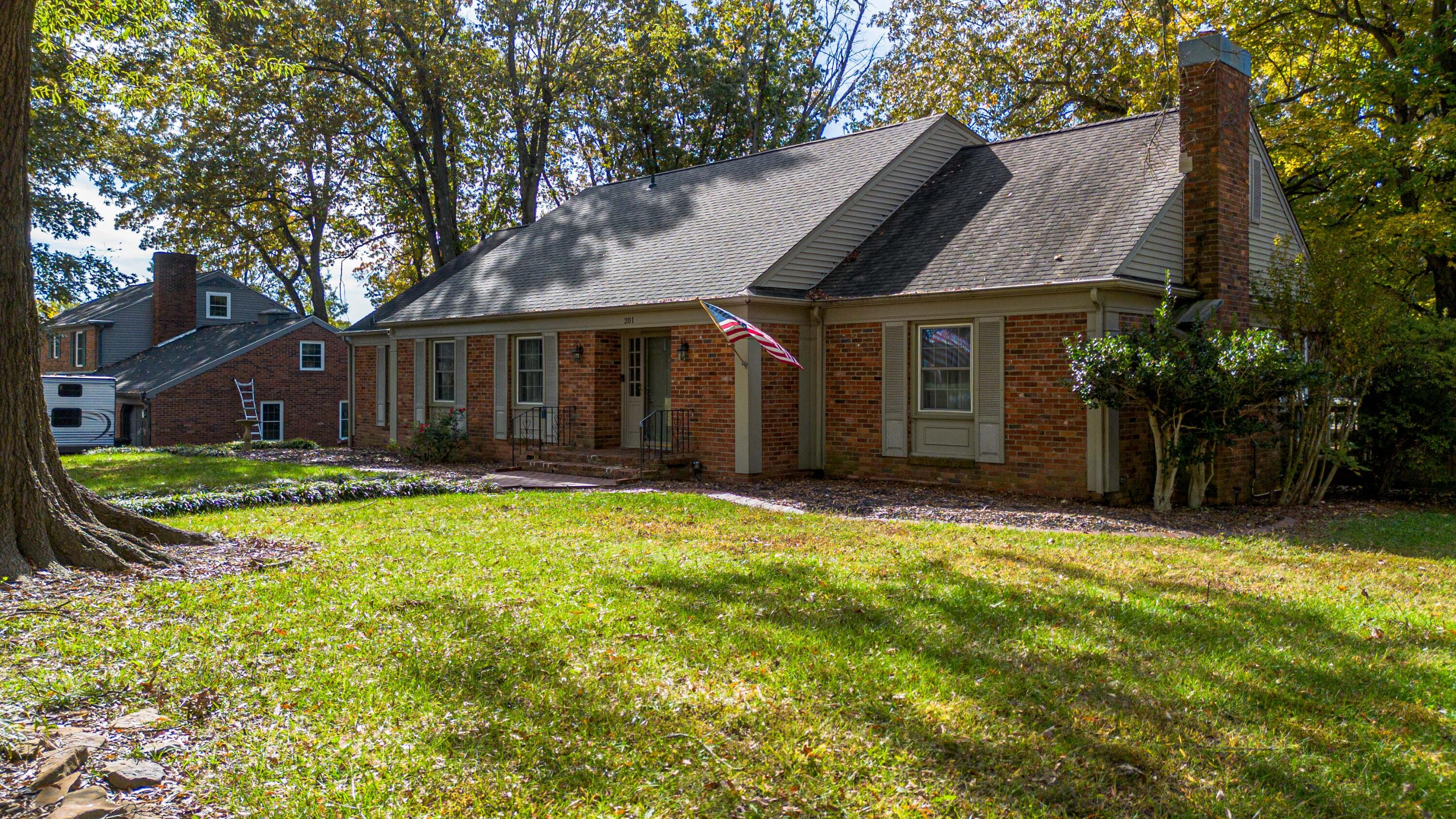 201 Maxfield Drive Property Photo 3