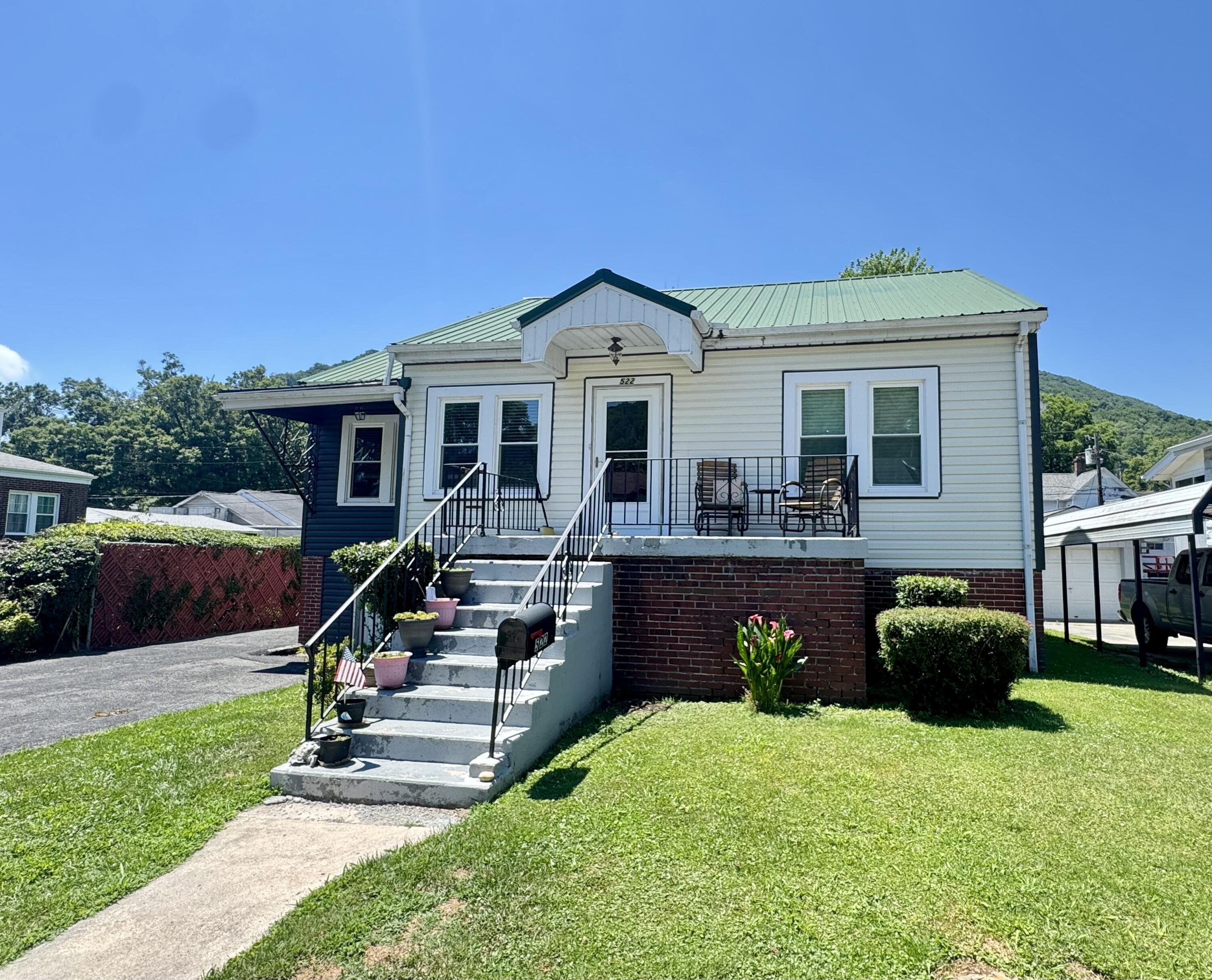 522 W Virginia Property Photo 3