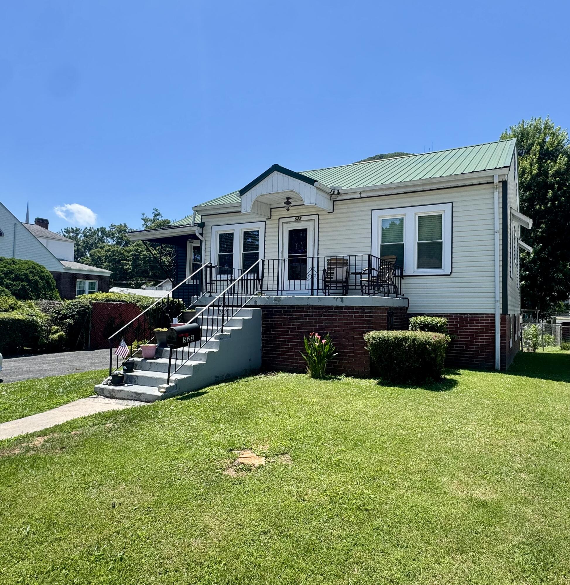 522 W Virginia Property Photo 4