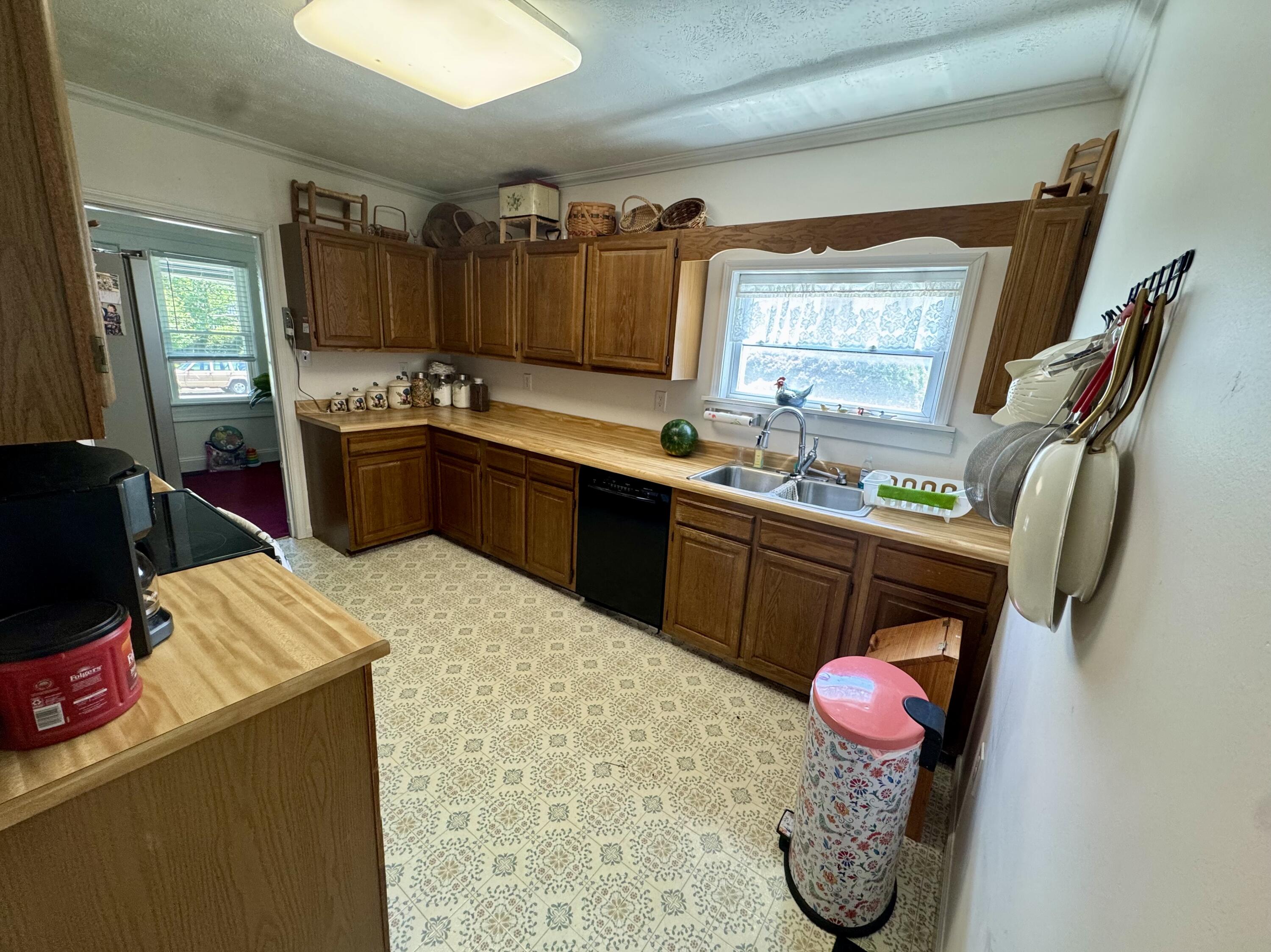 522 W Virginia Property Photo 7
