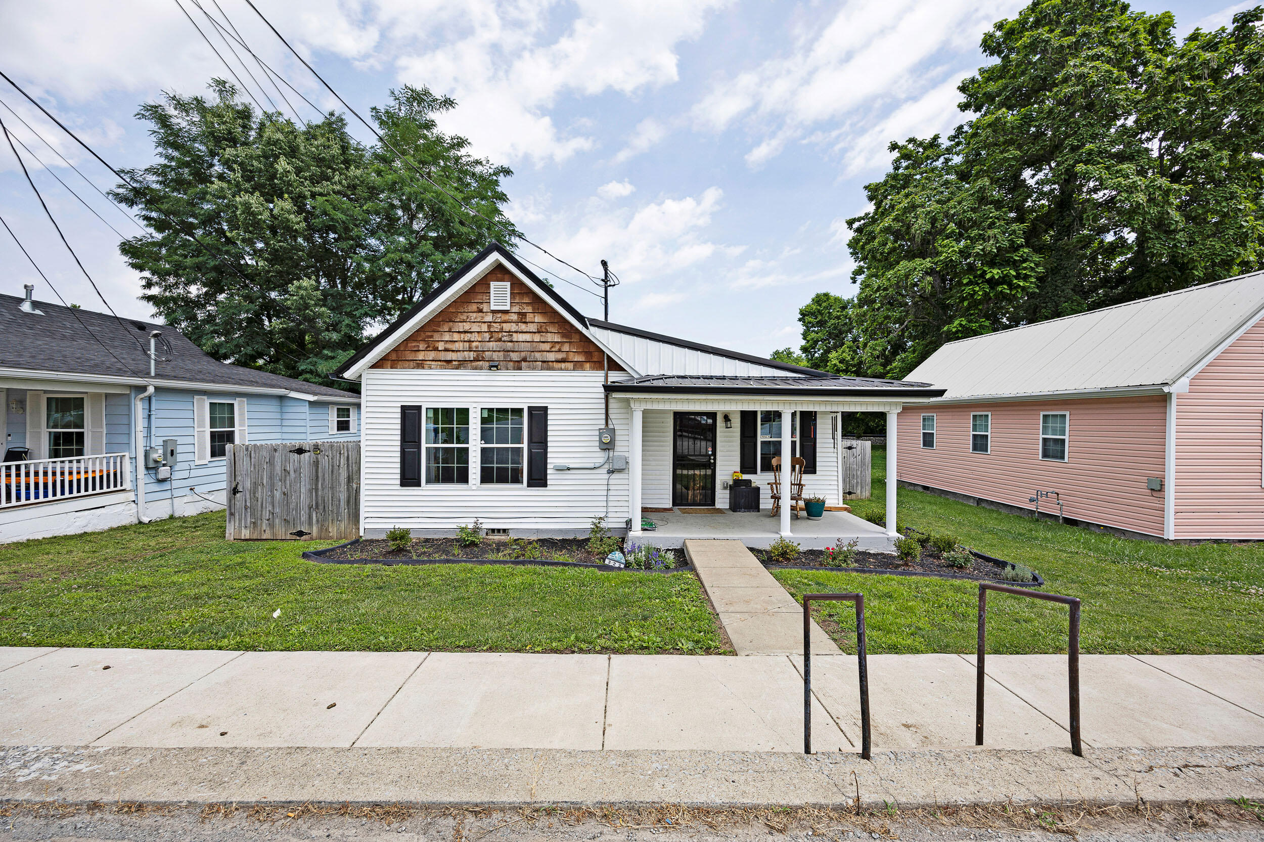 323 E Office Street Property Photo 2