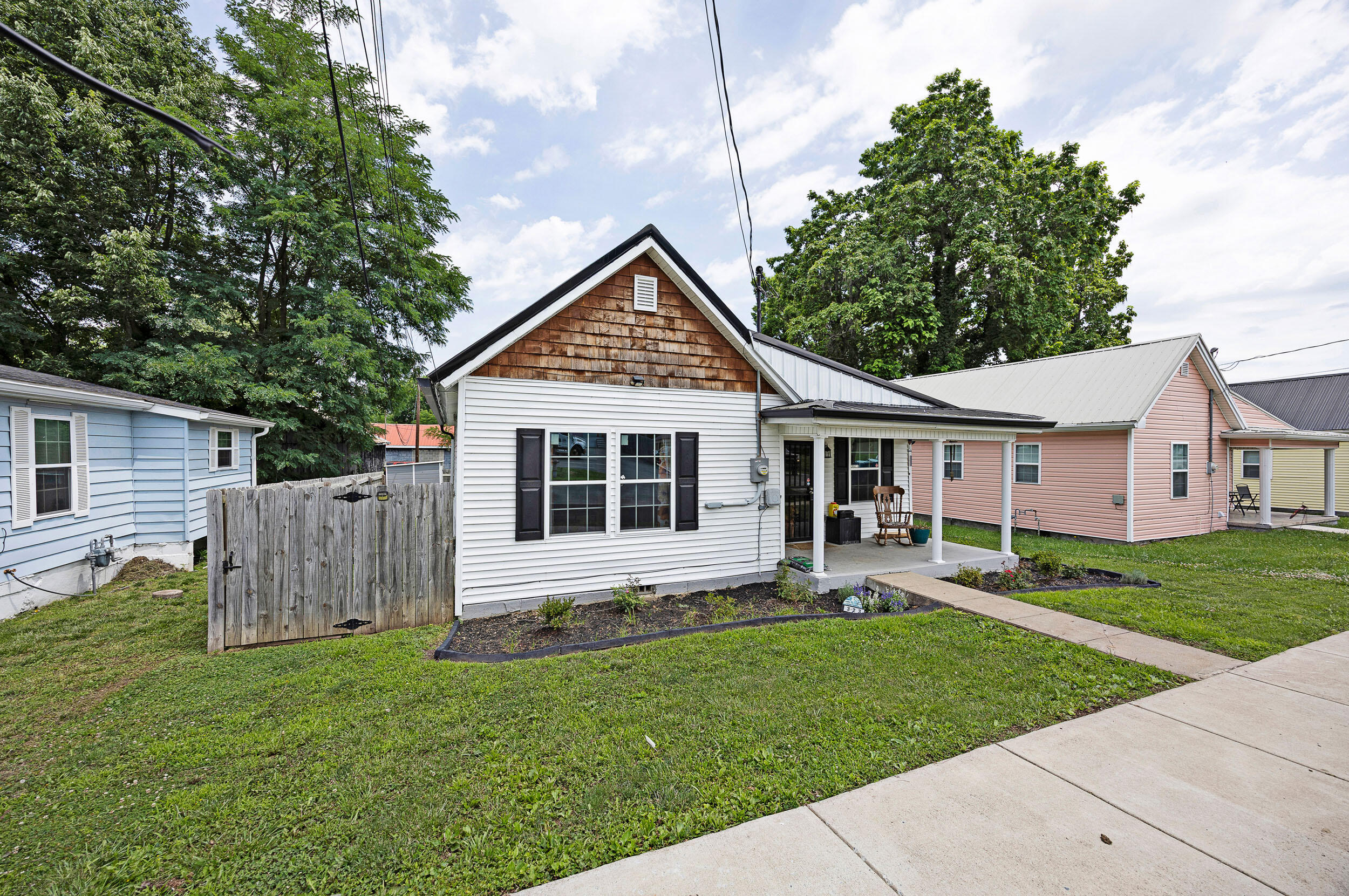 323 E Office Street Property Photo 3