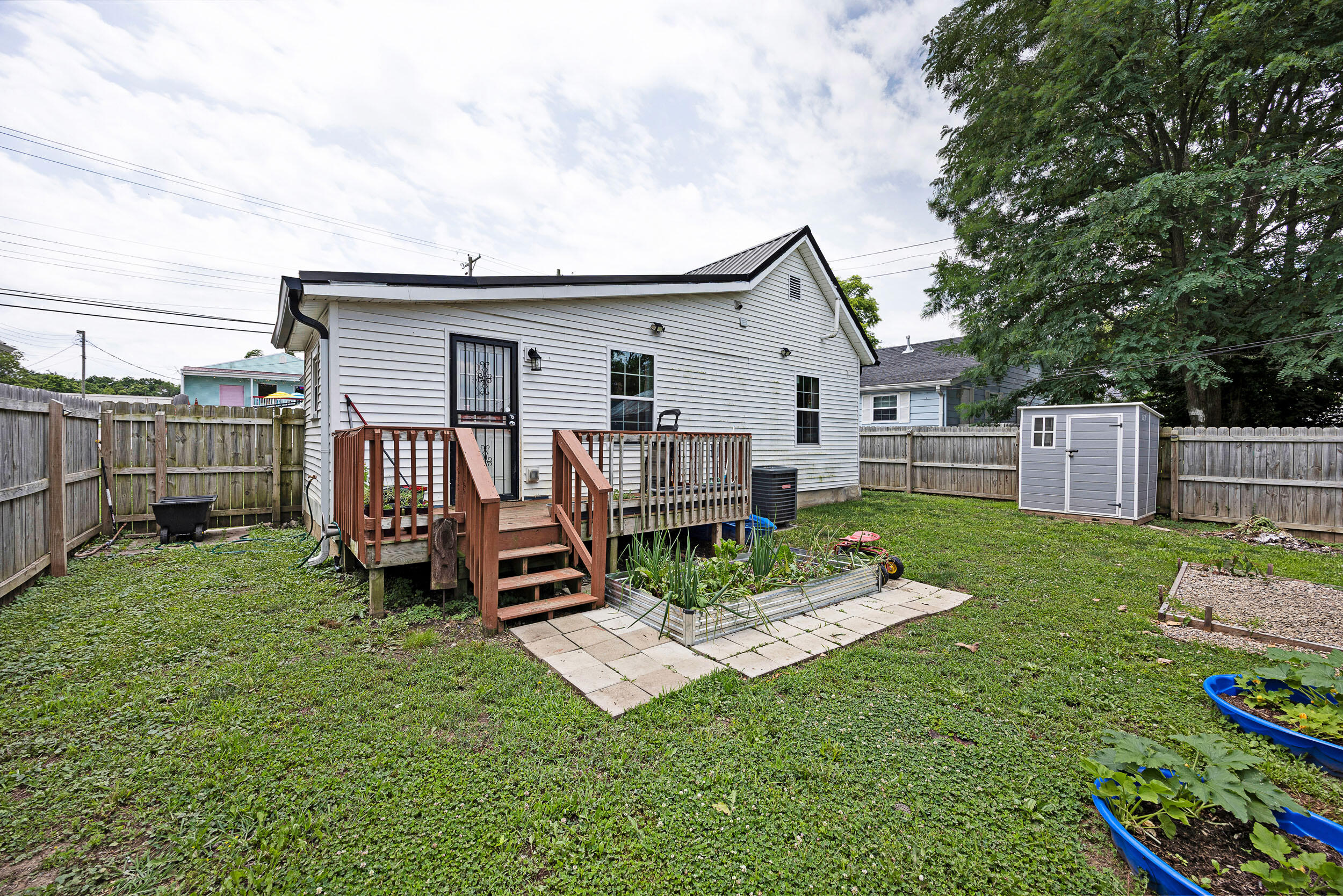 323 E Office Street Property Photo 5