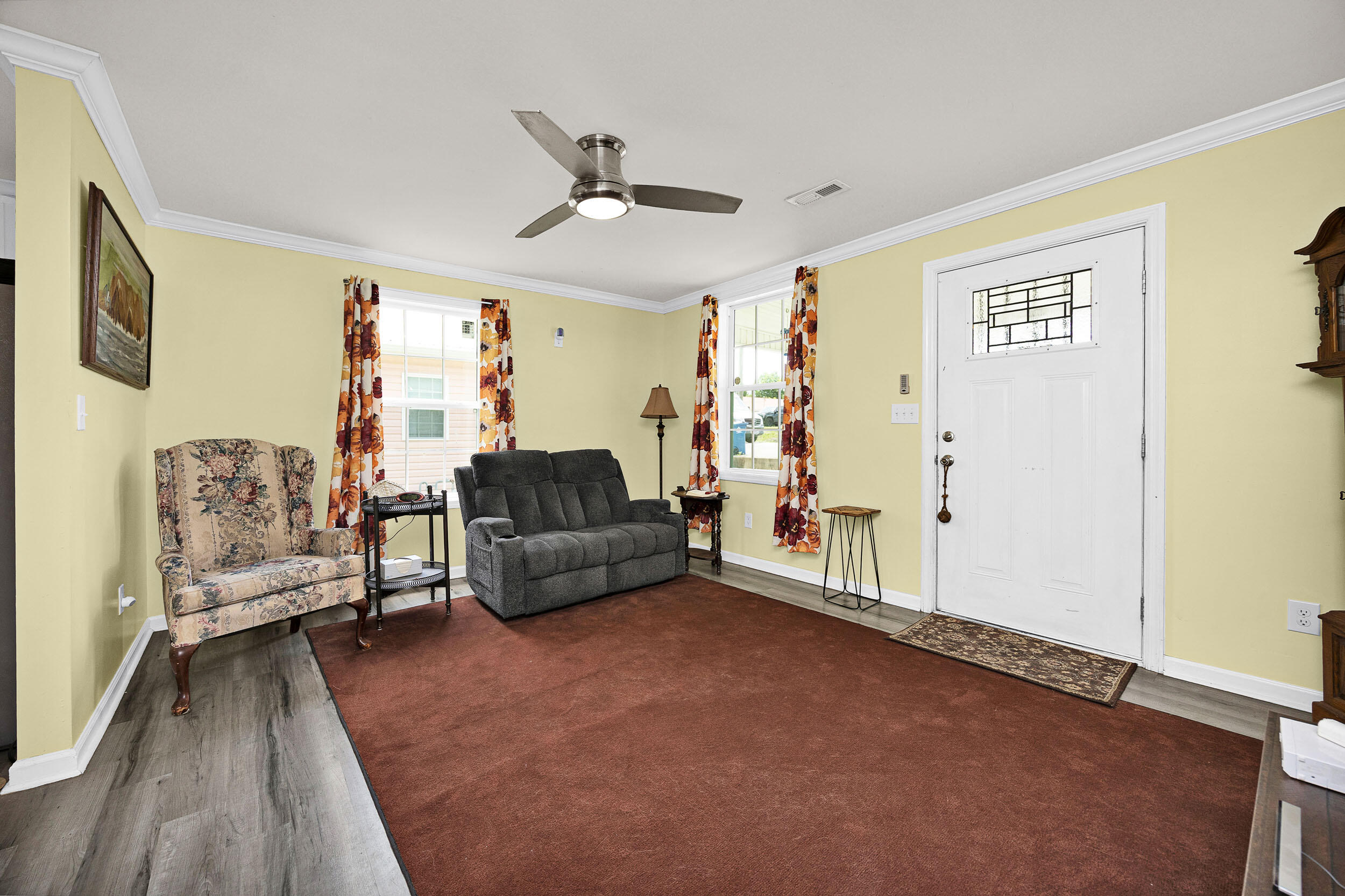 323 E Office Street Property Photo 8