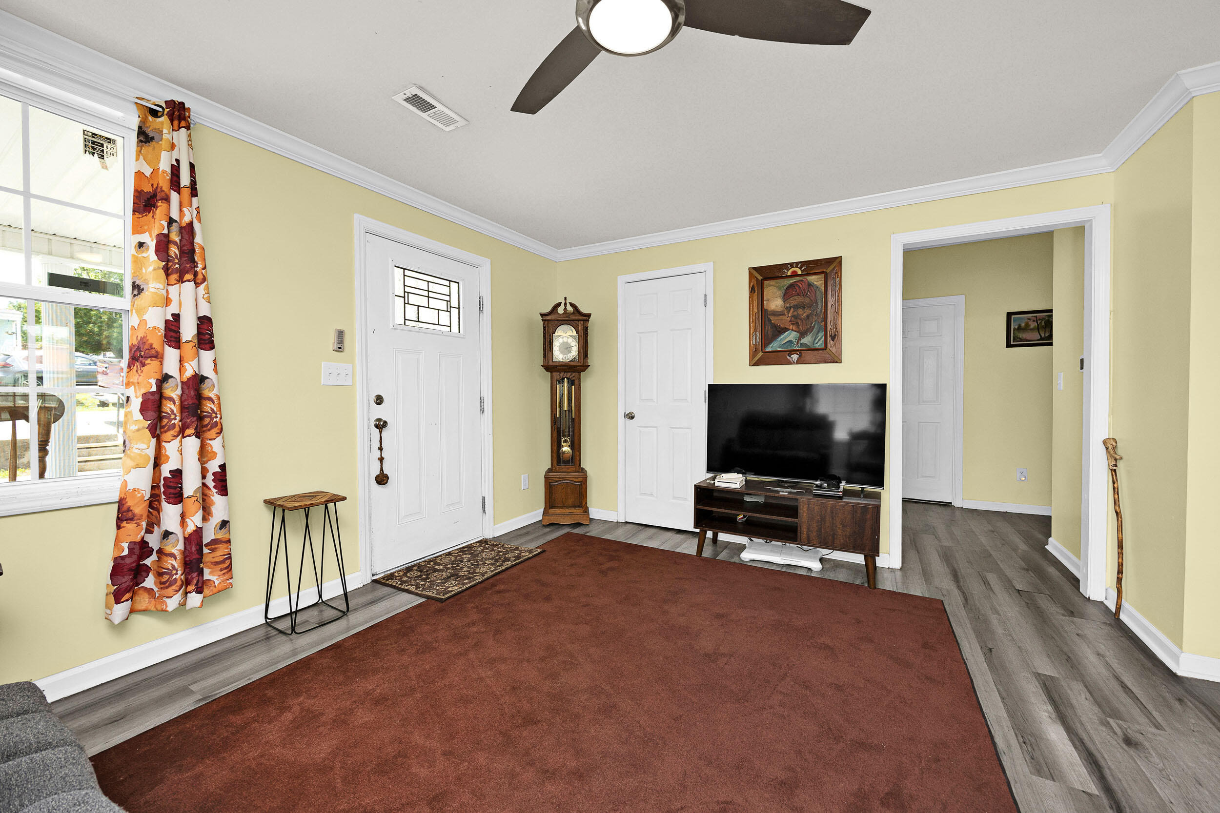 323 E Office Street Property Photo 9