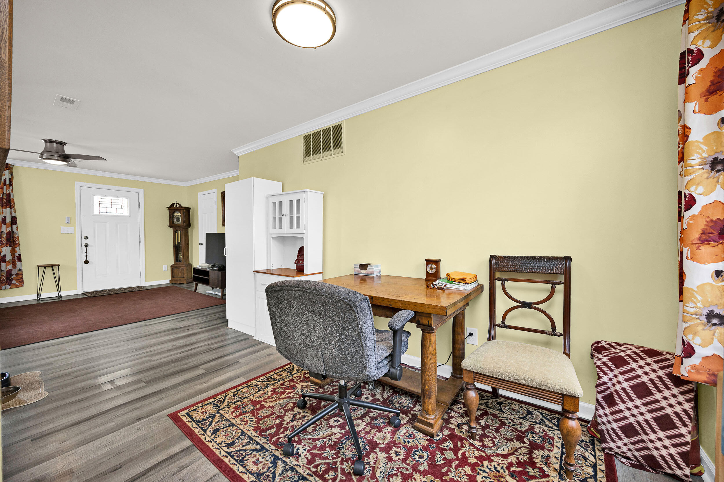 323 E Office Street Property Photo 11