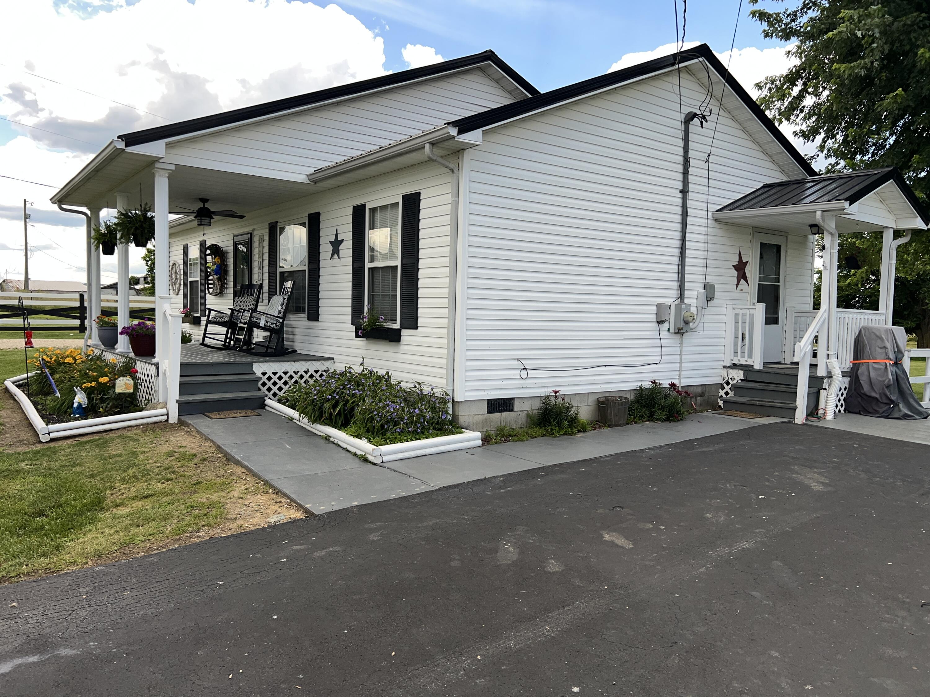 98 Bolton Lane Property Photo 3