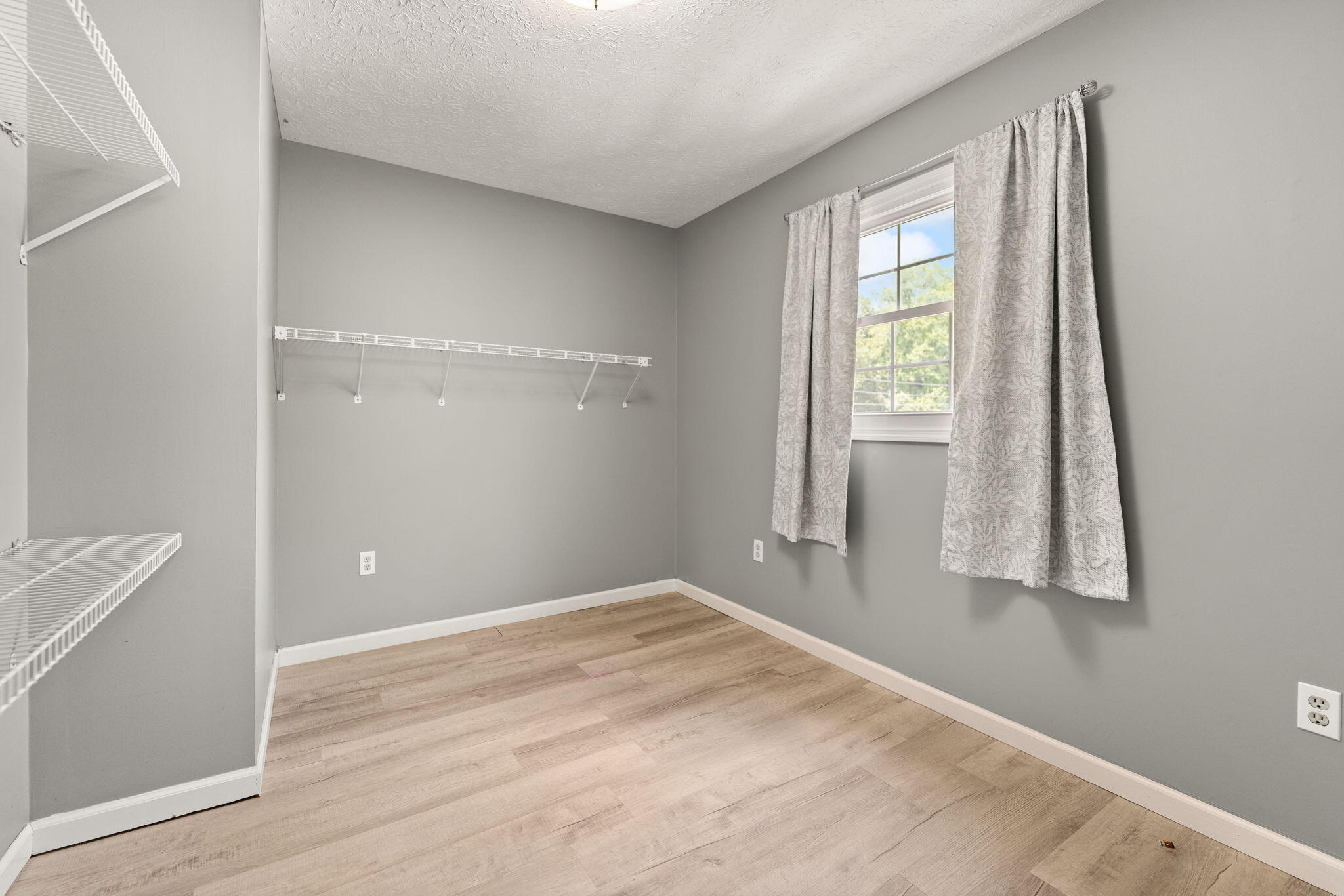 697 Oaklawn Circle Property Photo 30
