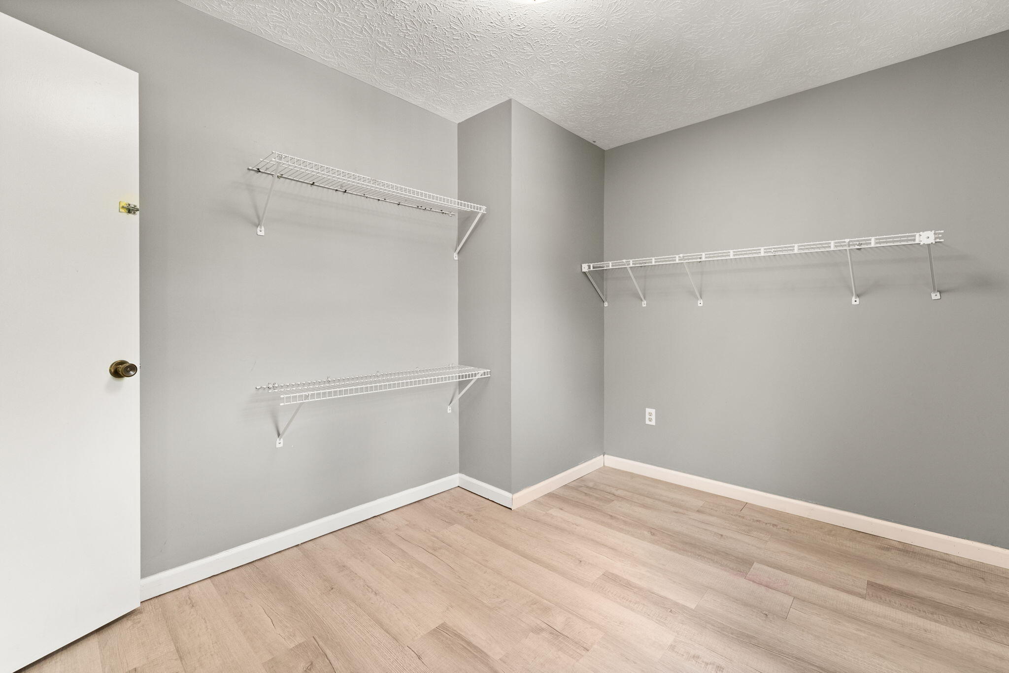 697 Oaklawn Circle Property Photo 31