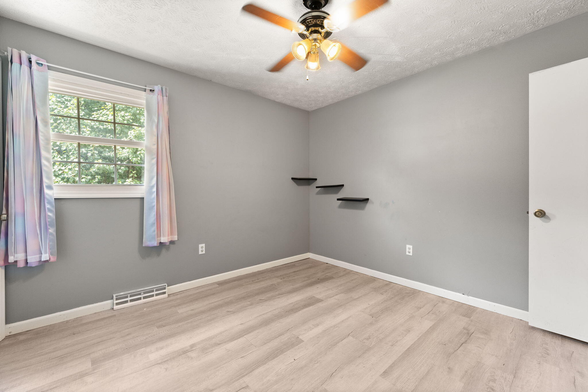 697 Oaklawn Circle Property Photo 34
