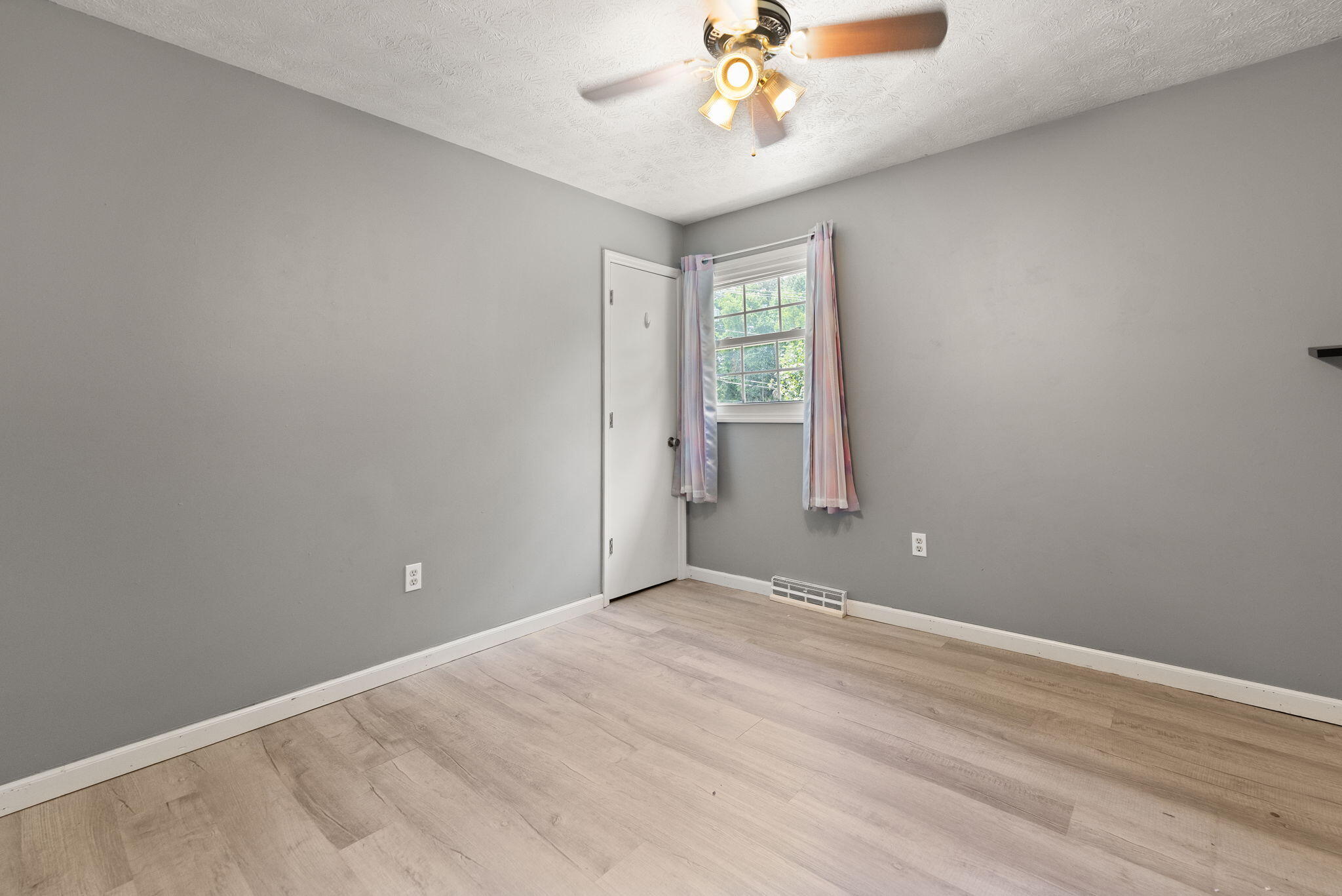 697 Oaklawn Circle Property Photo 37