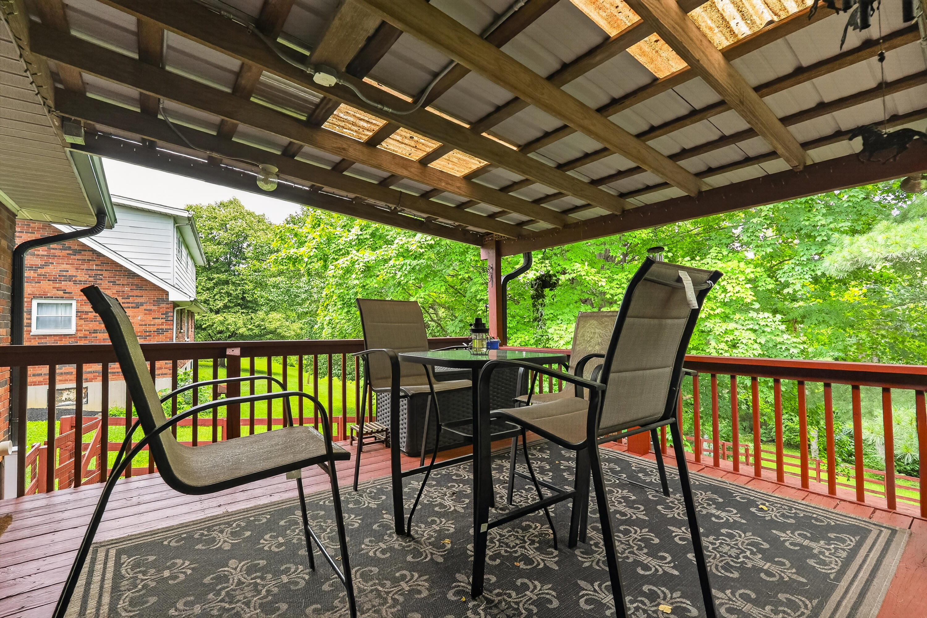 210 Ridgelea Drive Property Photo 8