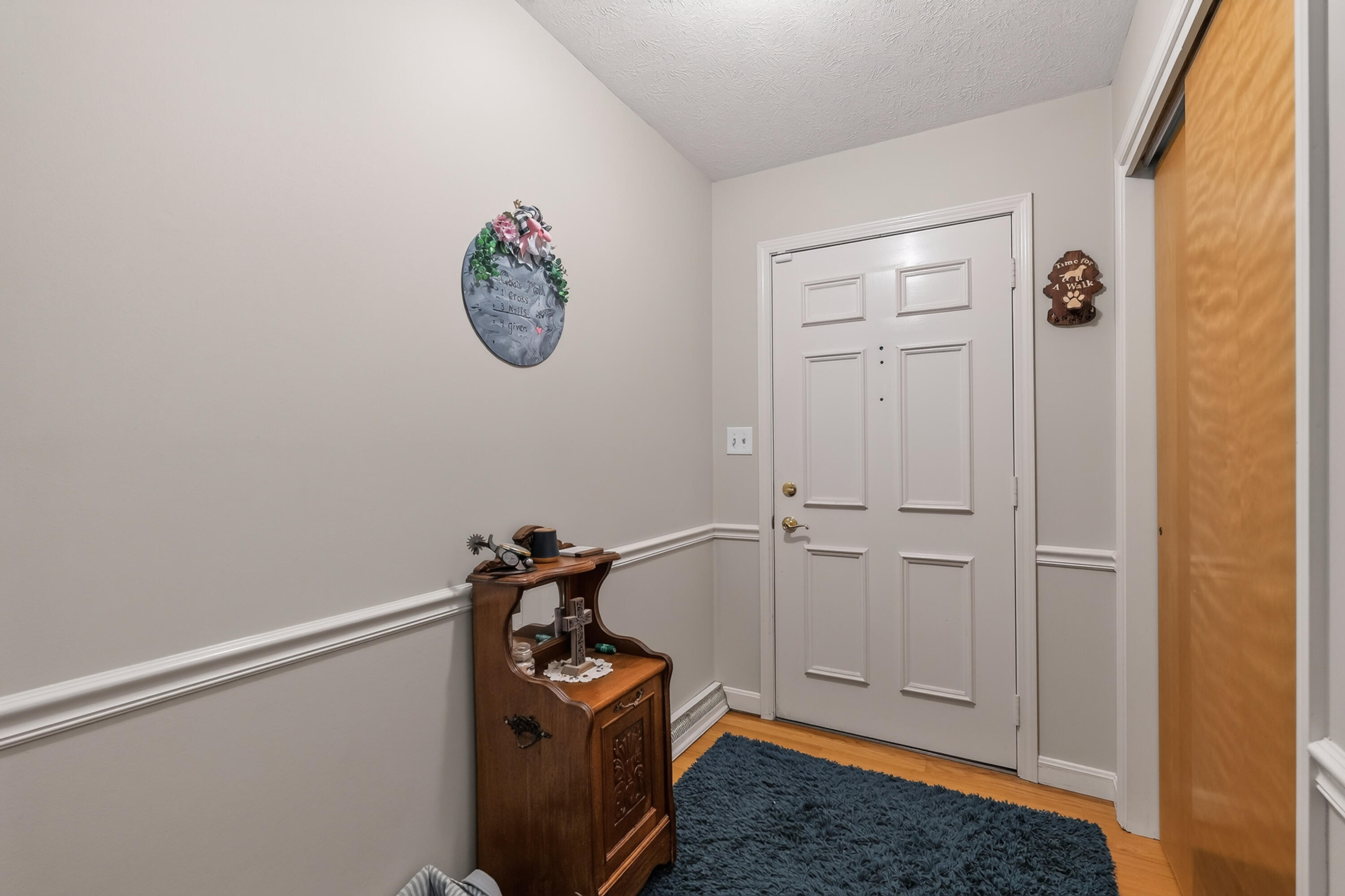210 Ridgelea Drive Property Photo 16