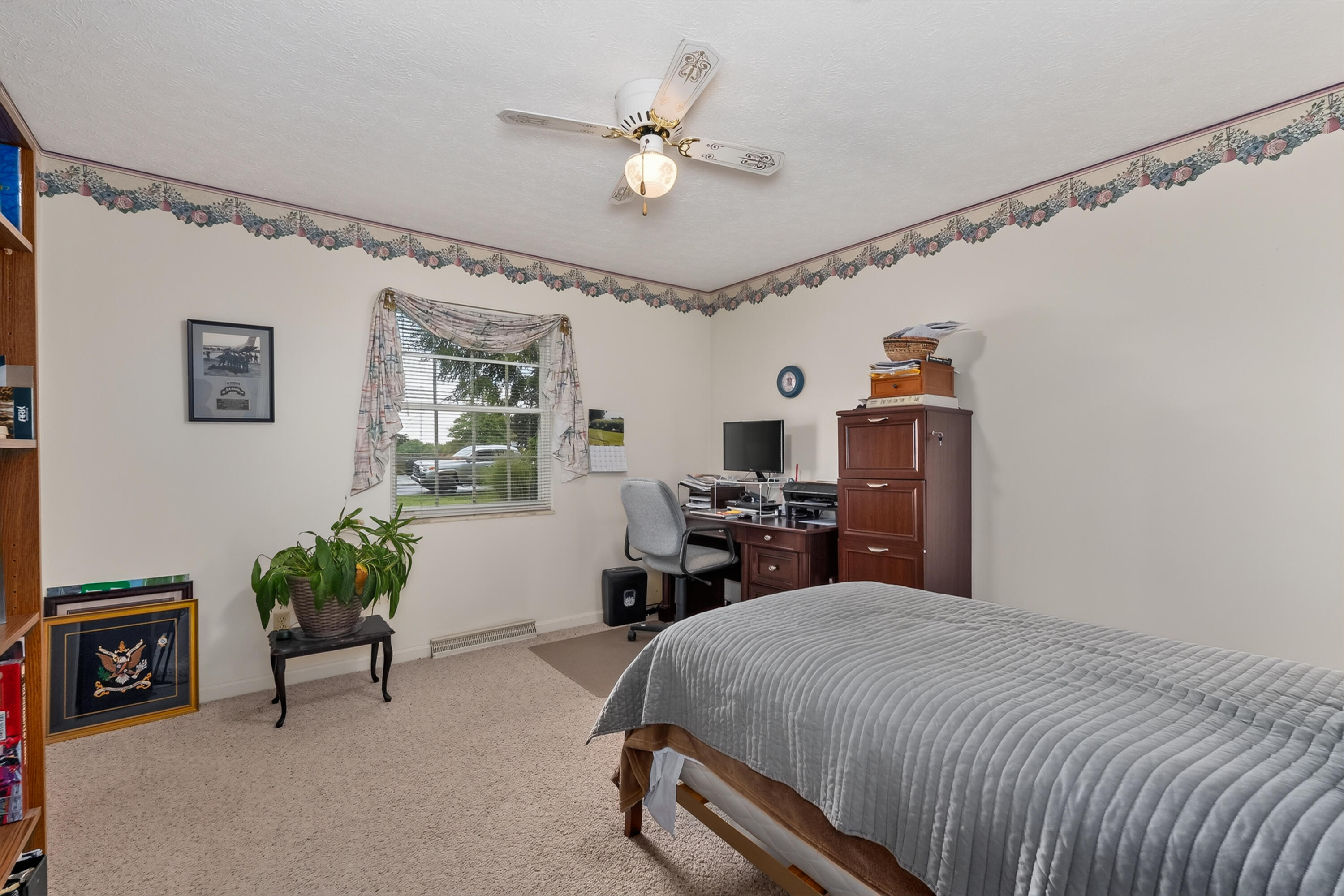 210 Ridgelea Drive Property Photo 29