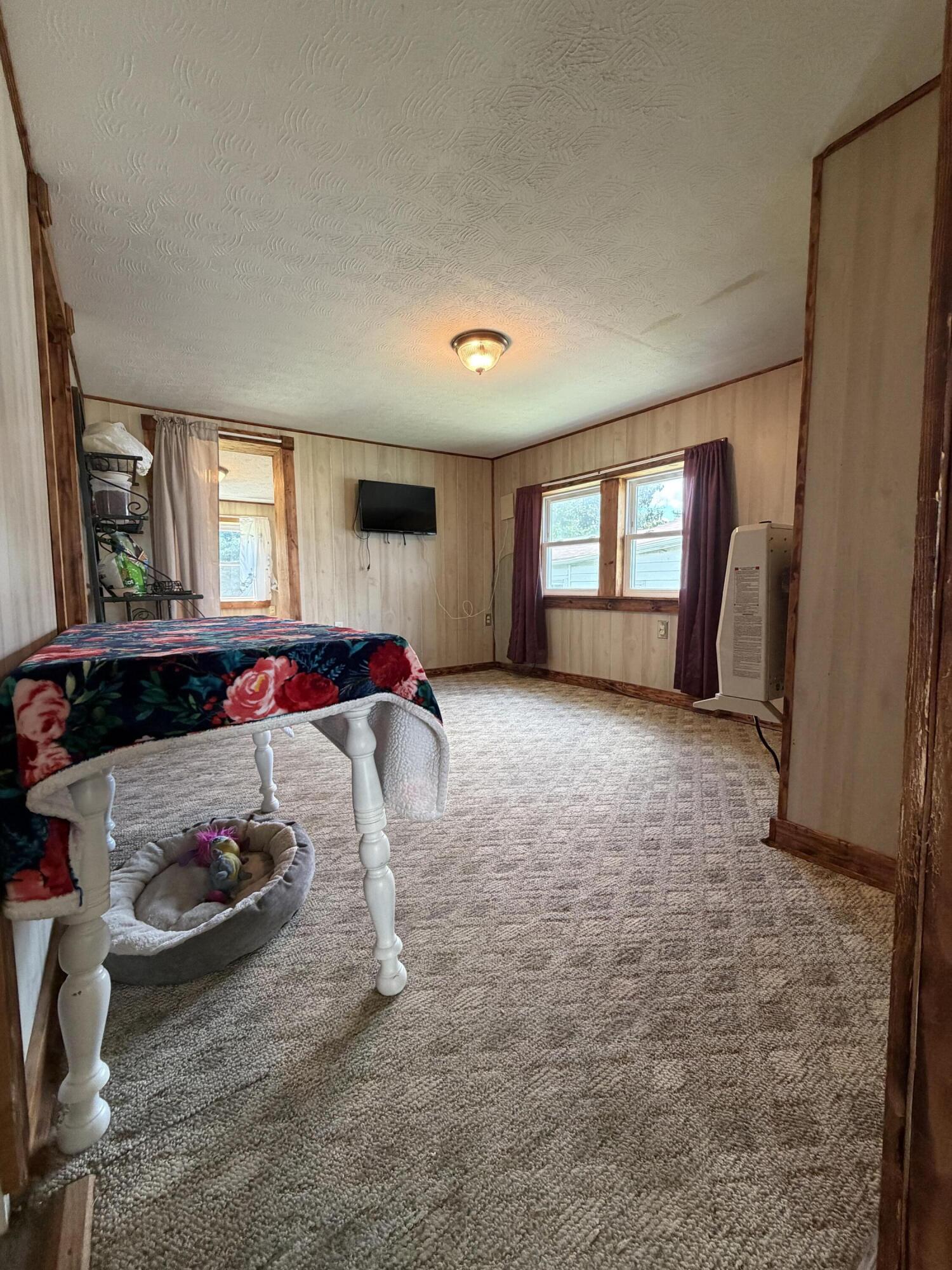 323 W Kentucky Avenue Property Photo 3