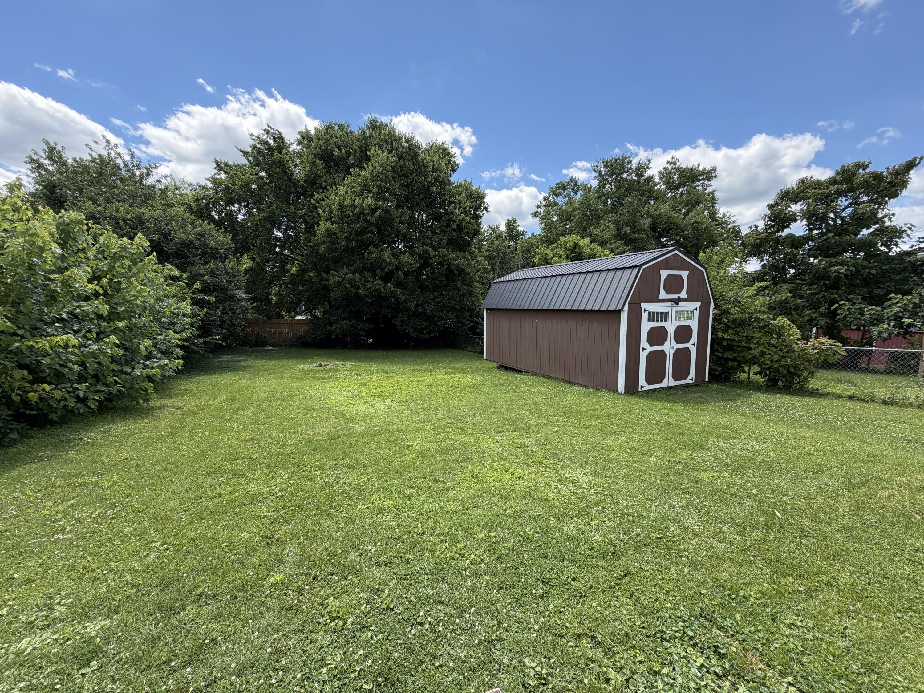 323 W Kentucky Avenue Property Photo 7