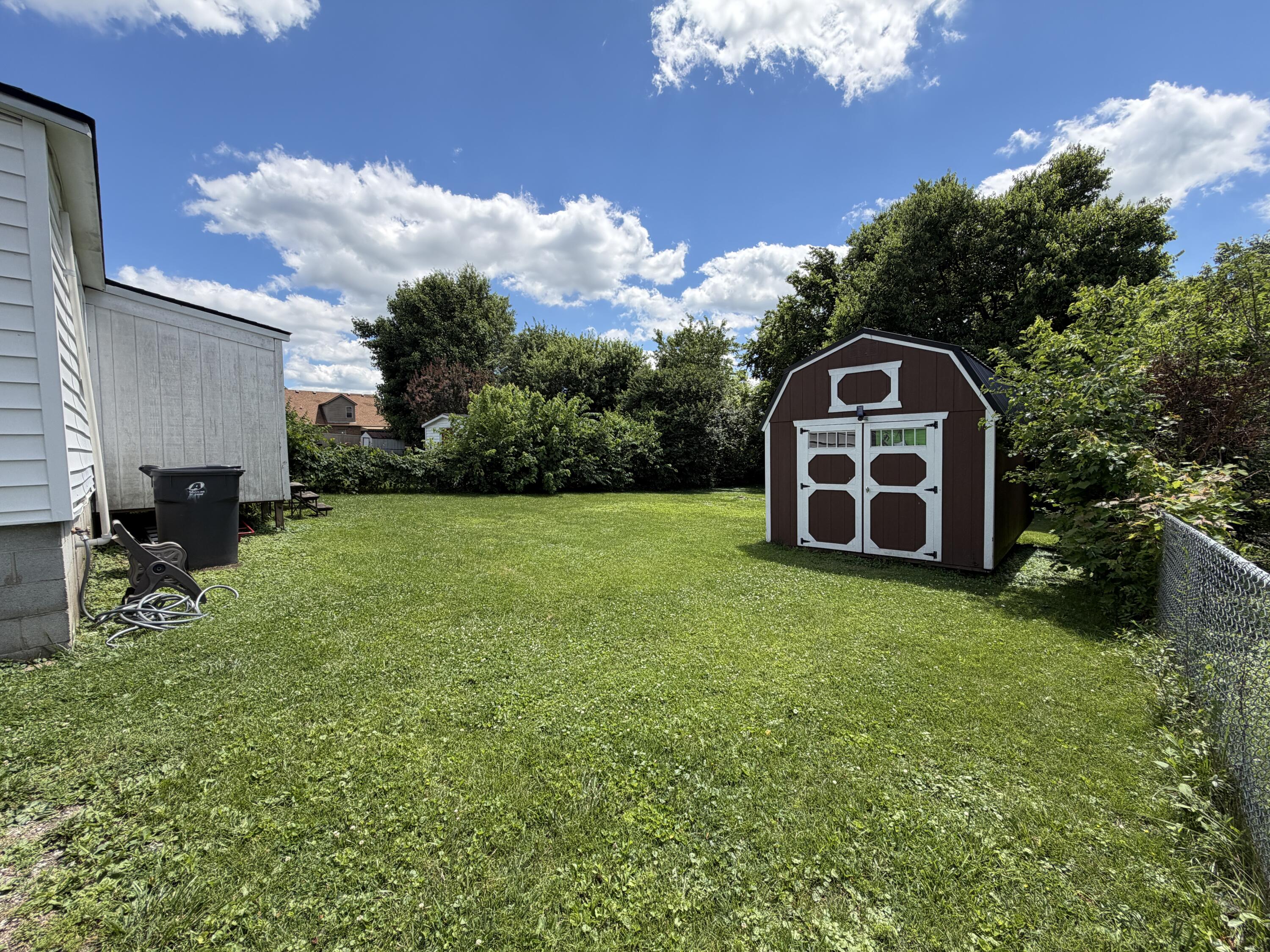 323 W Kentucky Avenue Property Photo 9