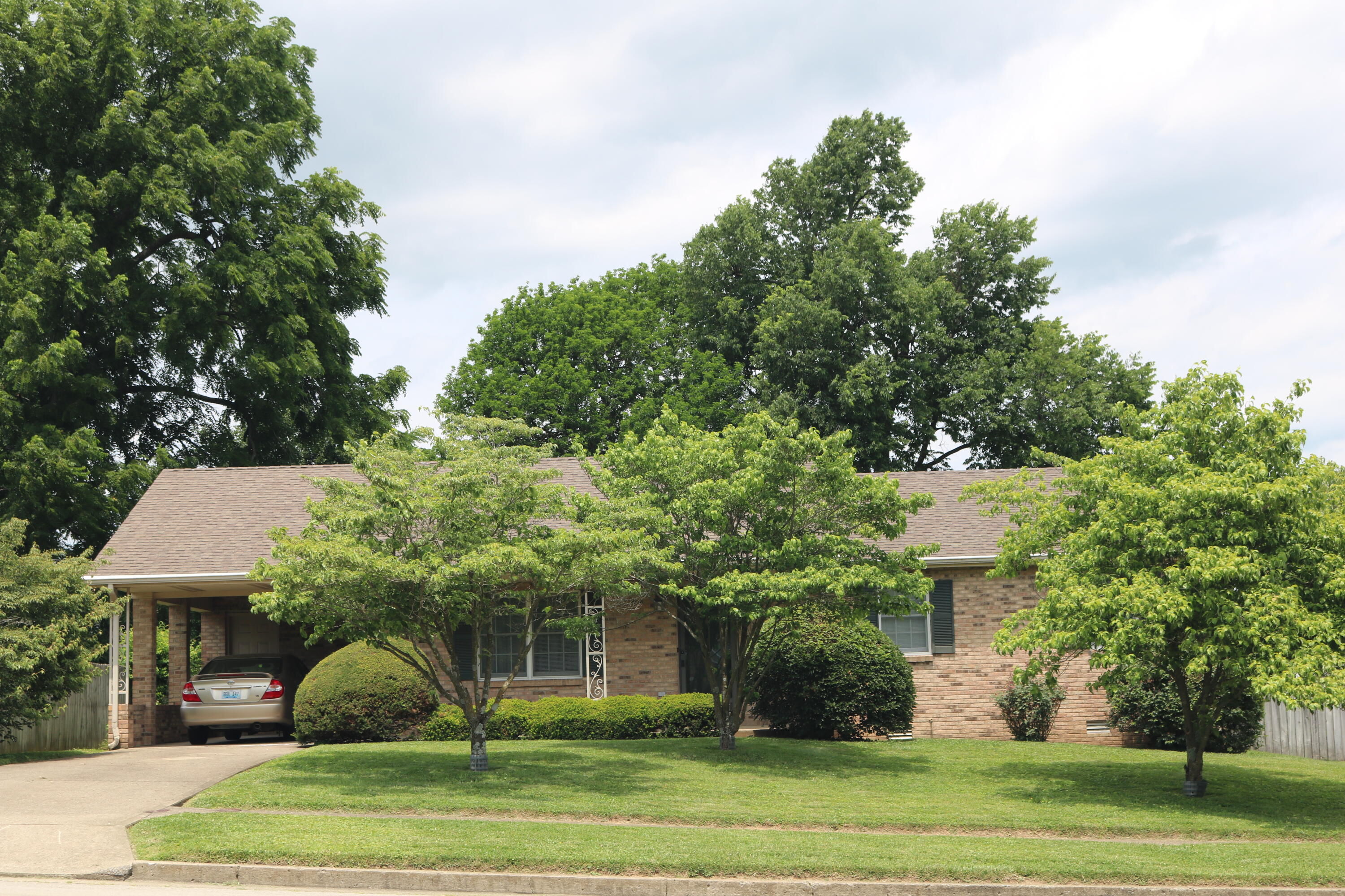 106 Clinton Drive Property Photo 1