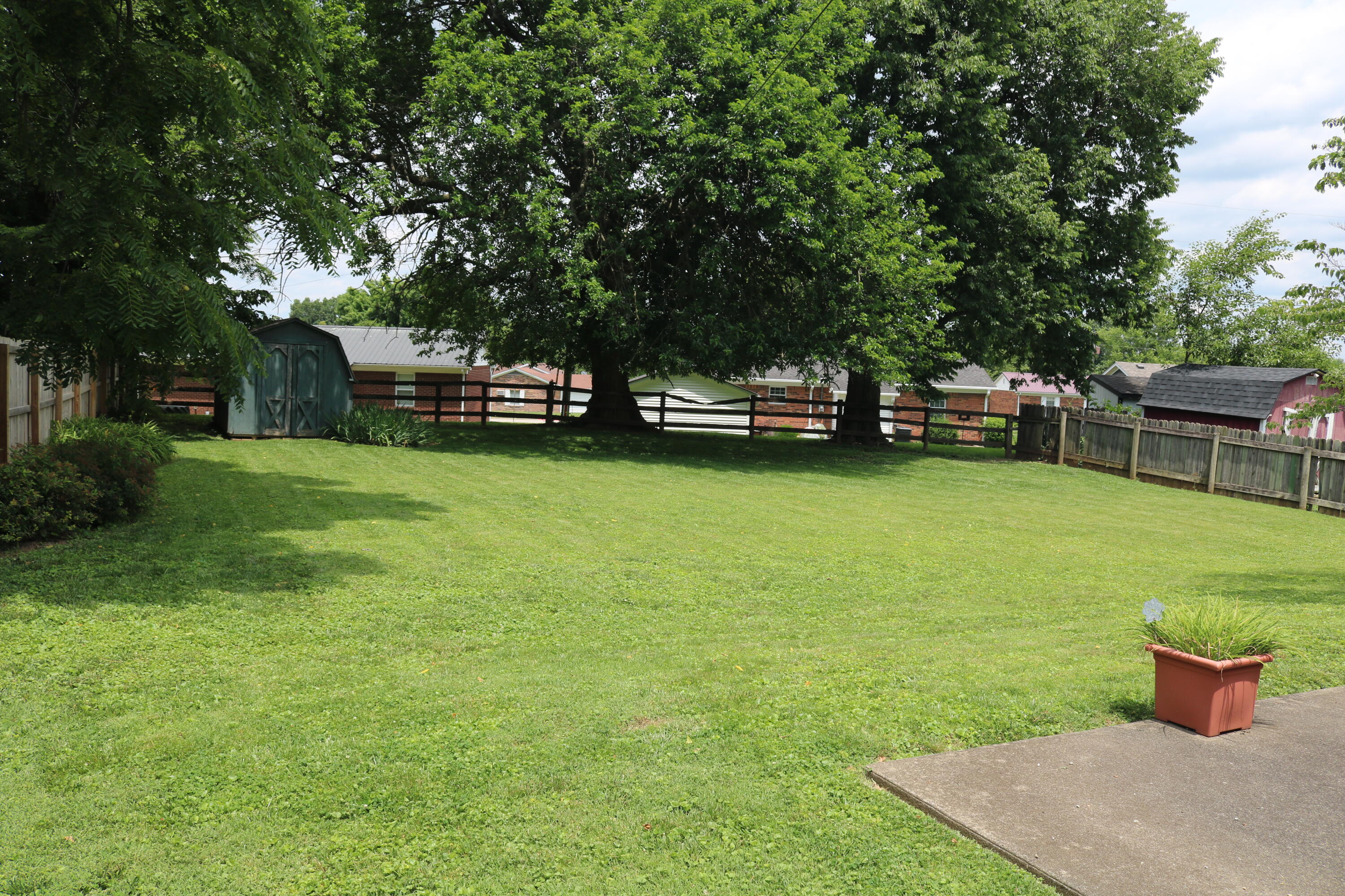 106 Clinton Drive Property Photo 4