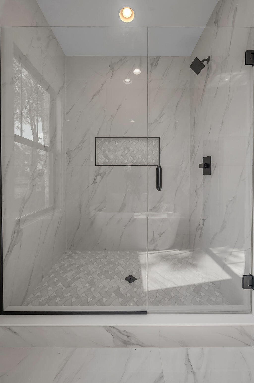 221 Madison Avenue Property Photo 37