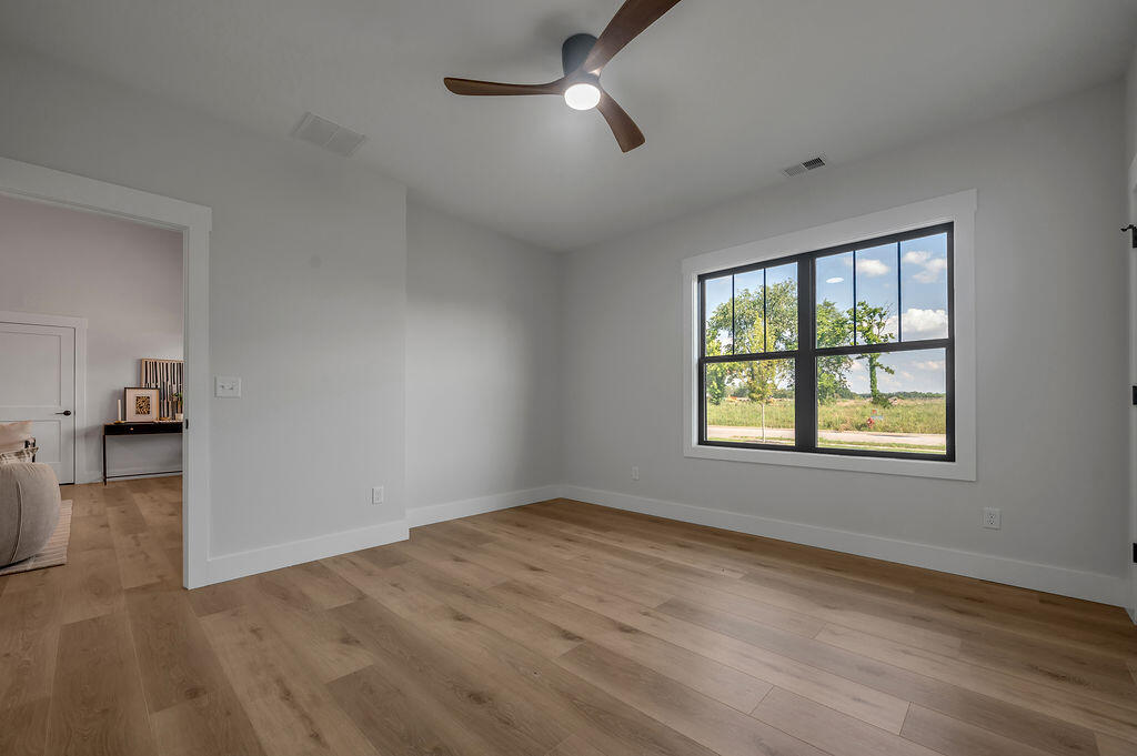 221 Madison Avenue Property Photo 43