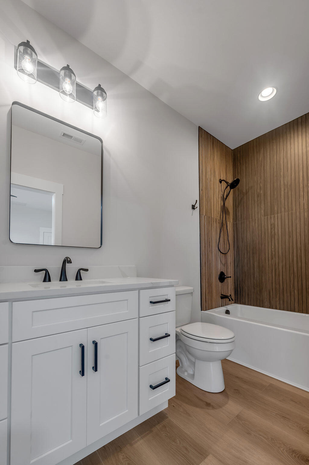 221 Madison Avenue Property Photo 44