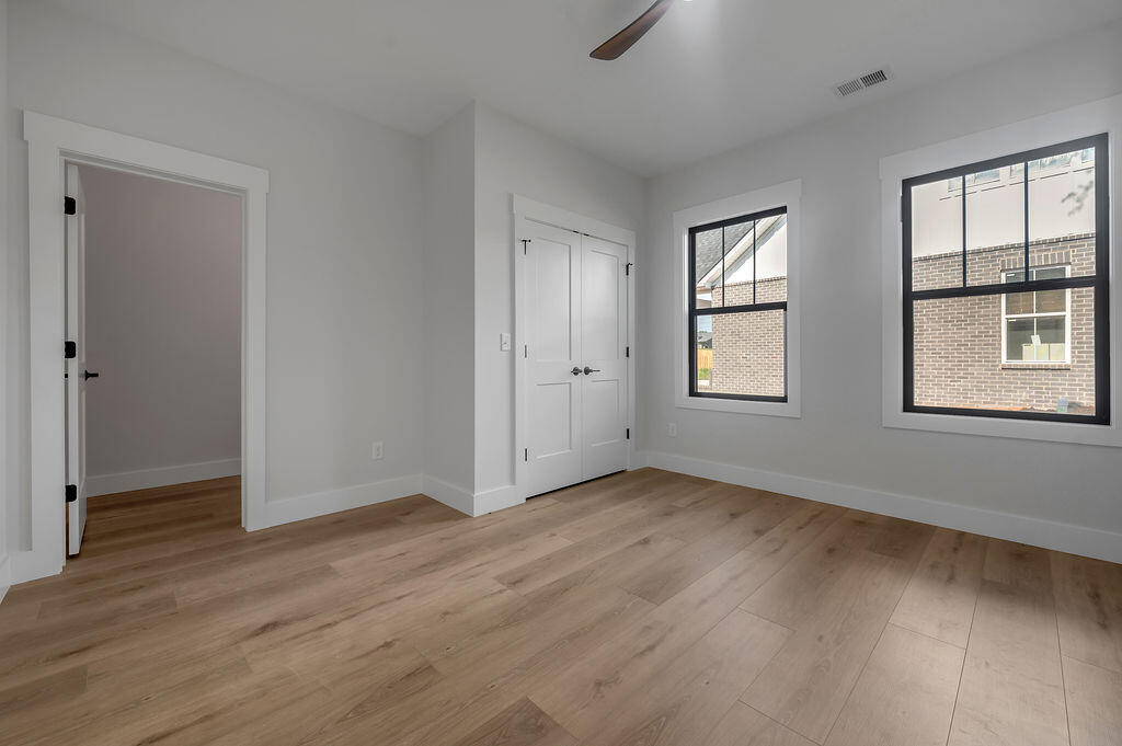 221 Madison Avenue Property Photo 46