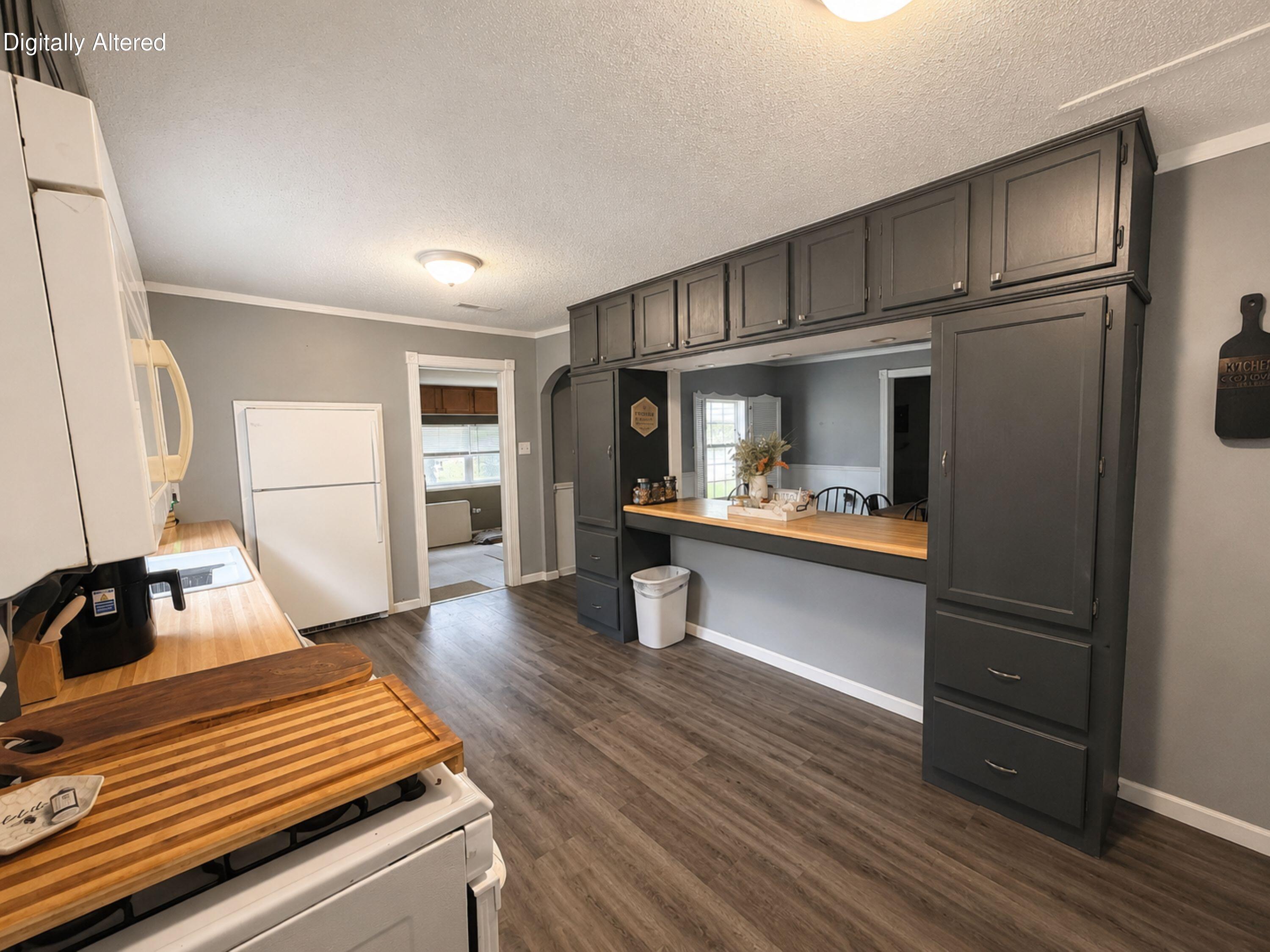 12901 Woodville Road Property Photo 6