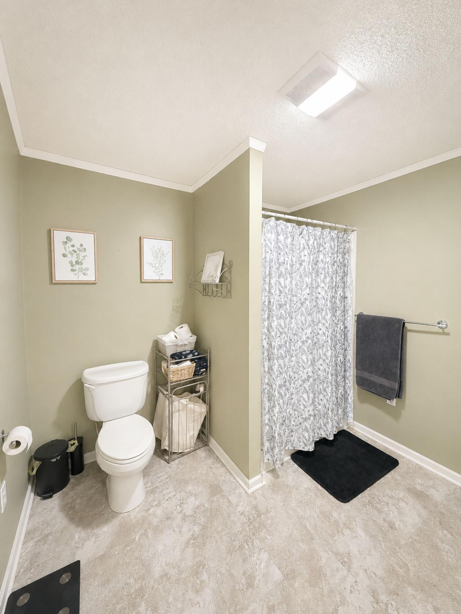 12901 Woodville Road Property Photo 11