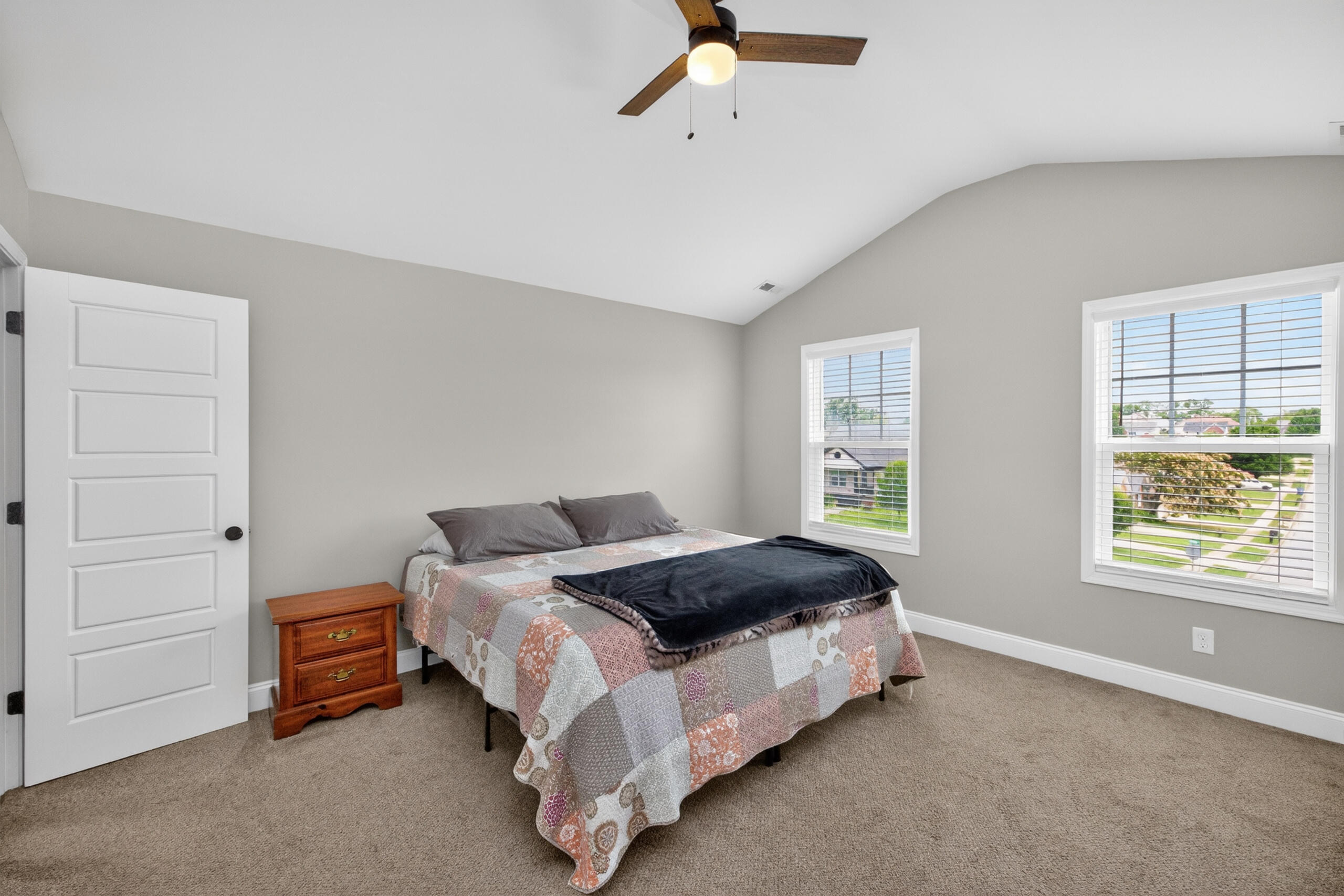 1184 Orchard Drive Property Photo 3