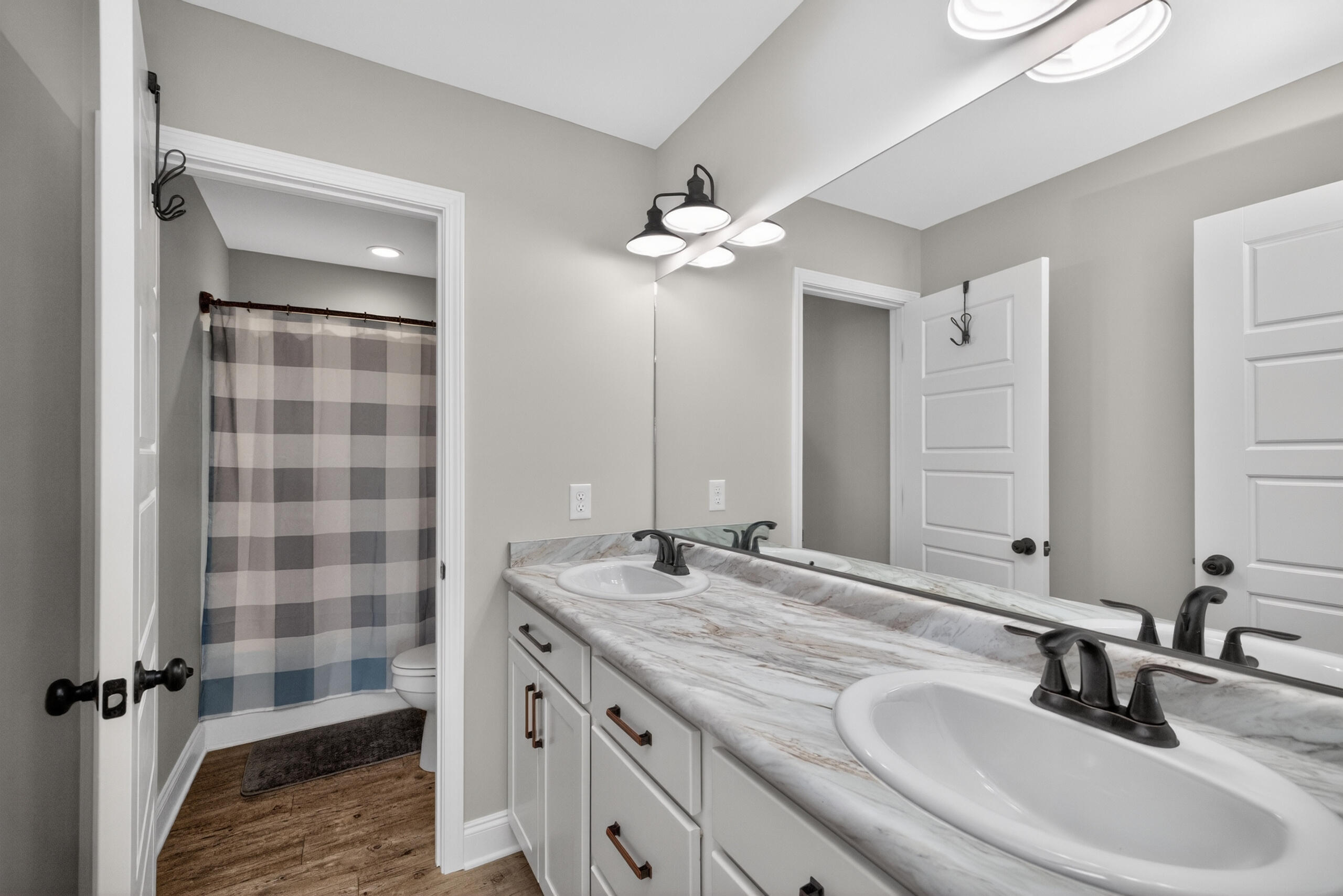 1184 Orchard Drive Property Photo 9