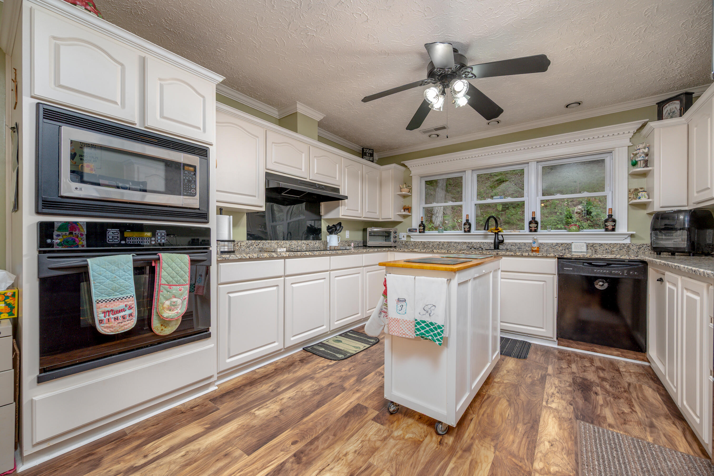 16596 W Us. Highway 60 Property Photo 9