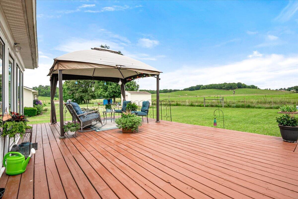 274 Brookside Drive Property Photo 8