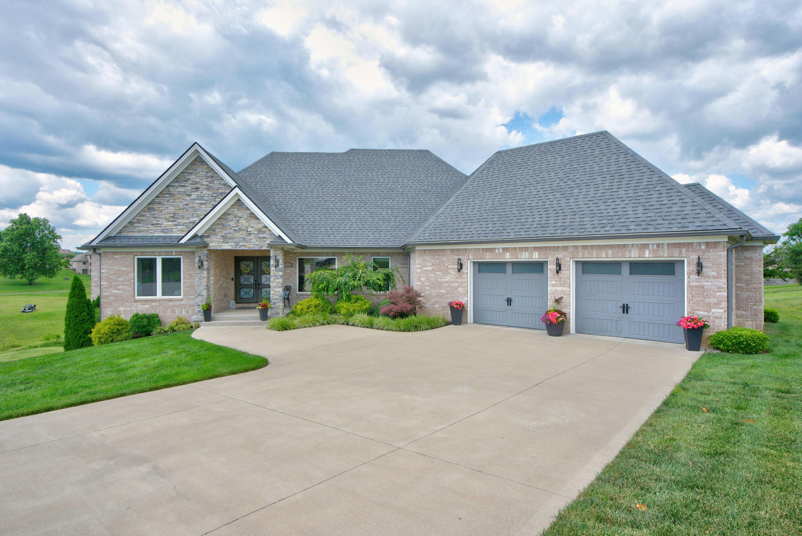 964 Shenandoah Drive Property Photo 1