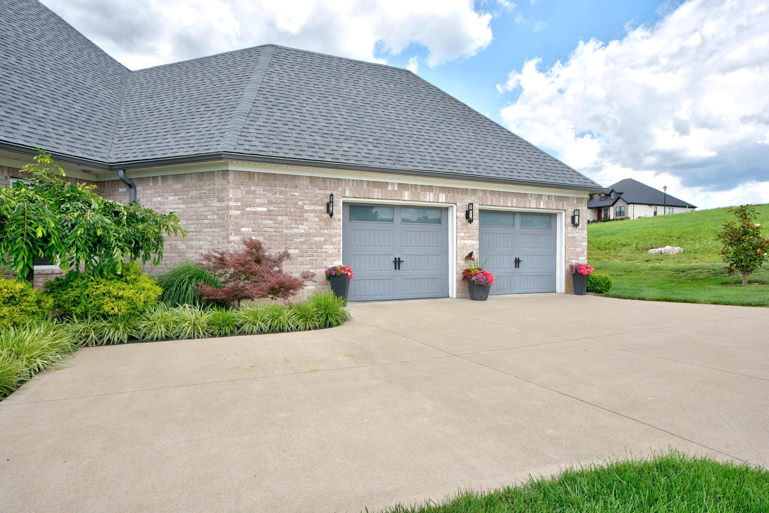 964 Shenandoah Drive Property Photo 3