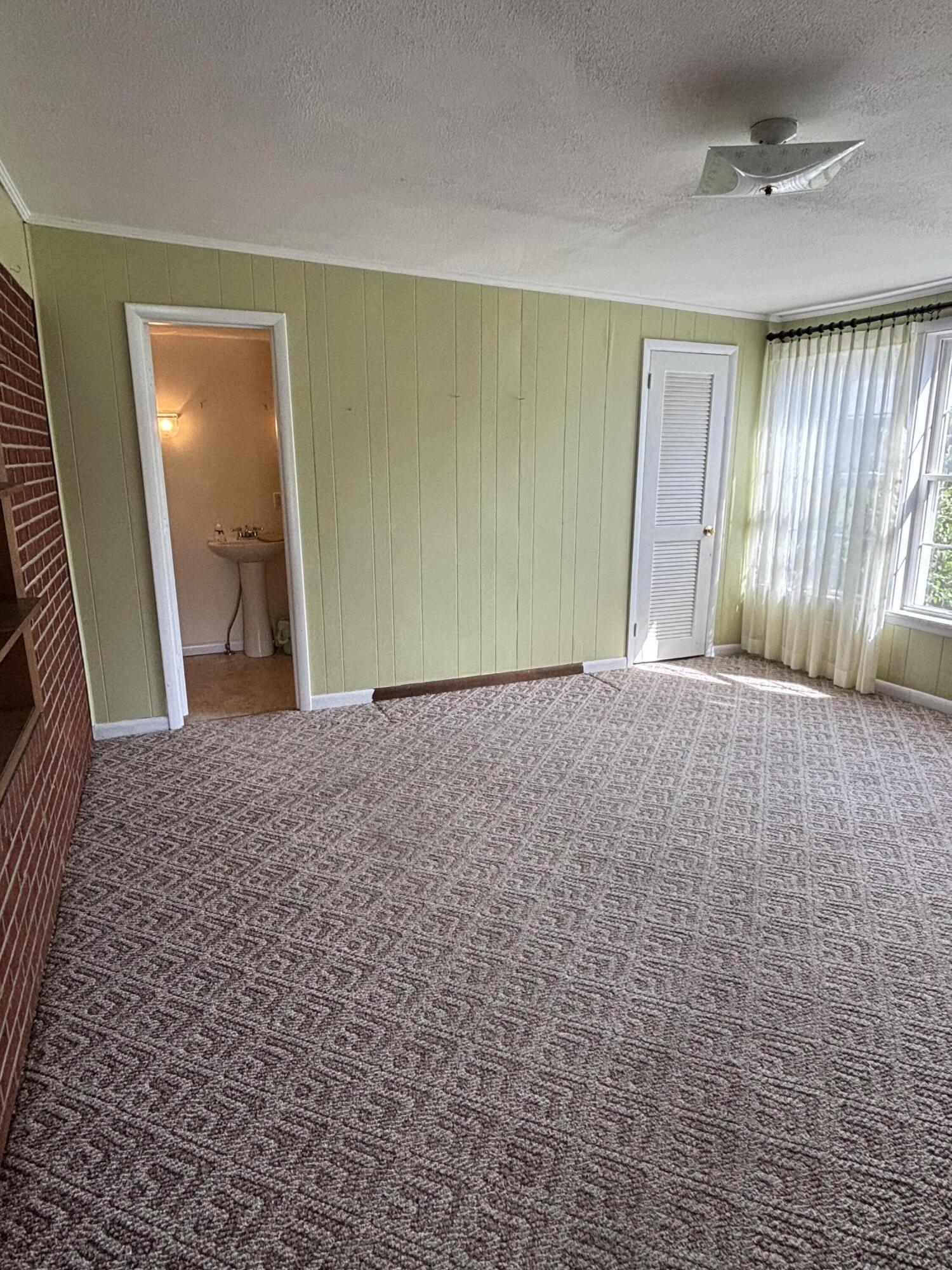414 S Moore Street Property Photo 15