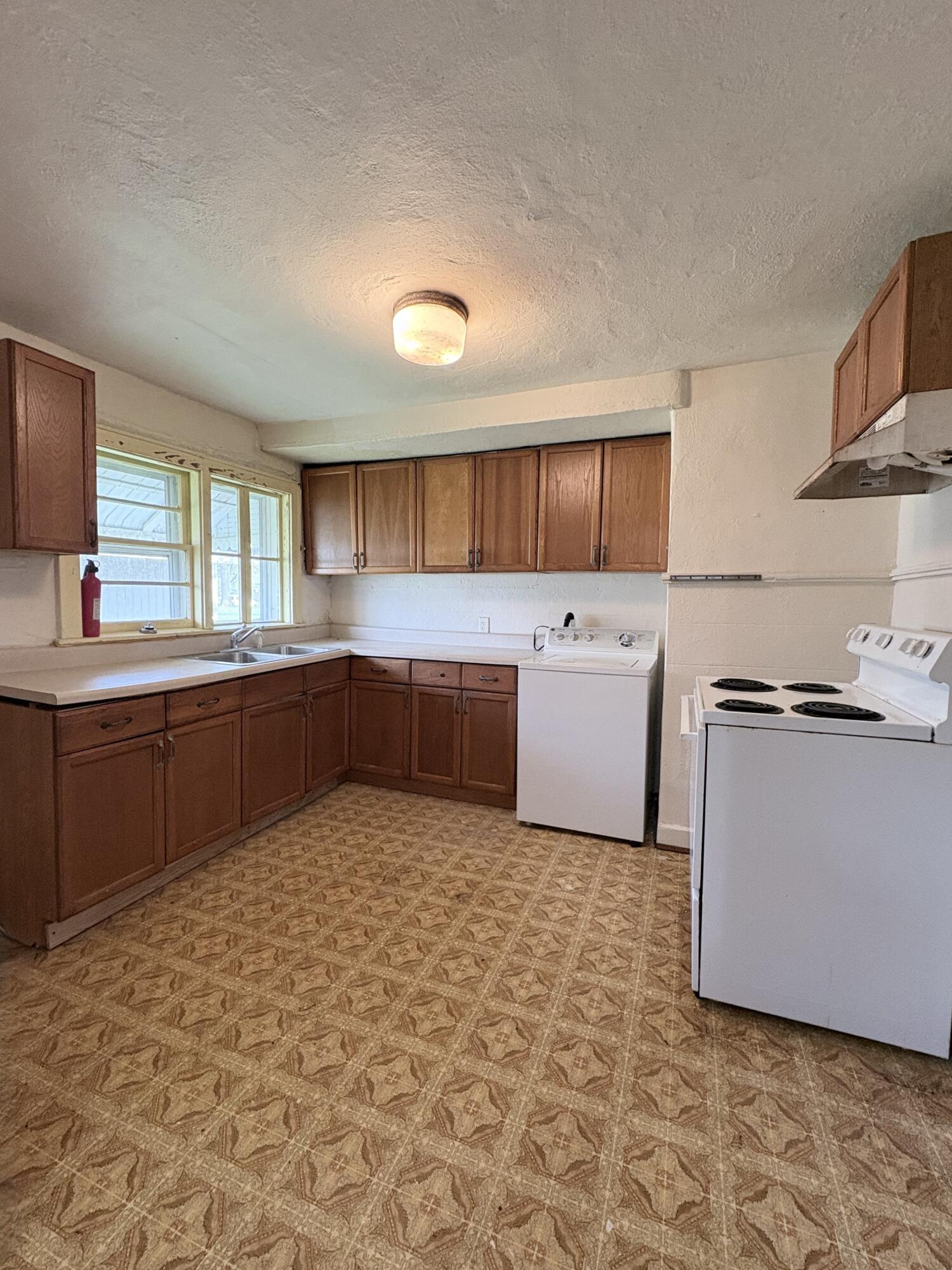 601 Broad Street Property Photo 10