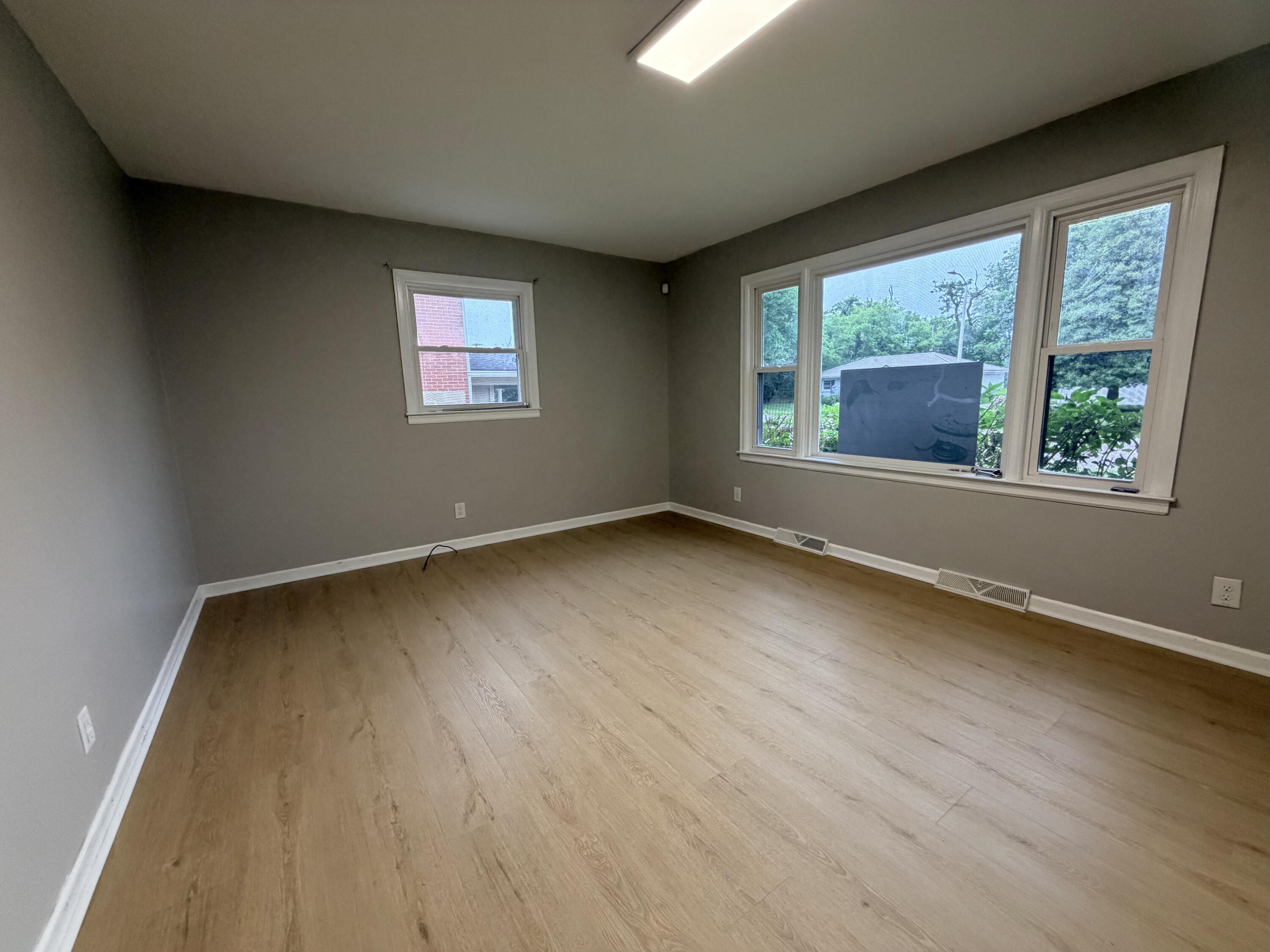108 Dennis Drive Property Photo 3