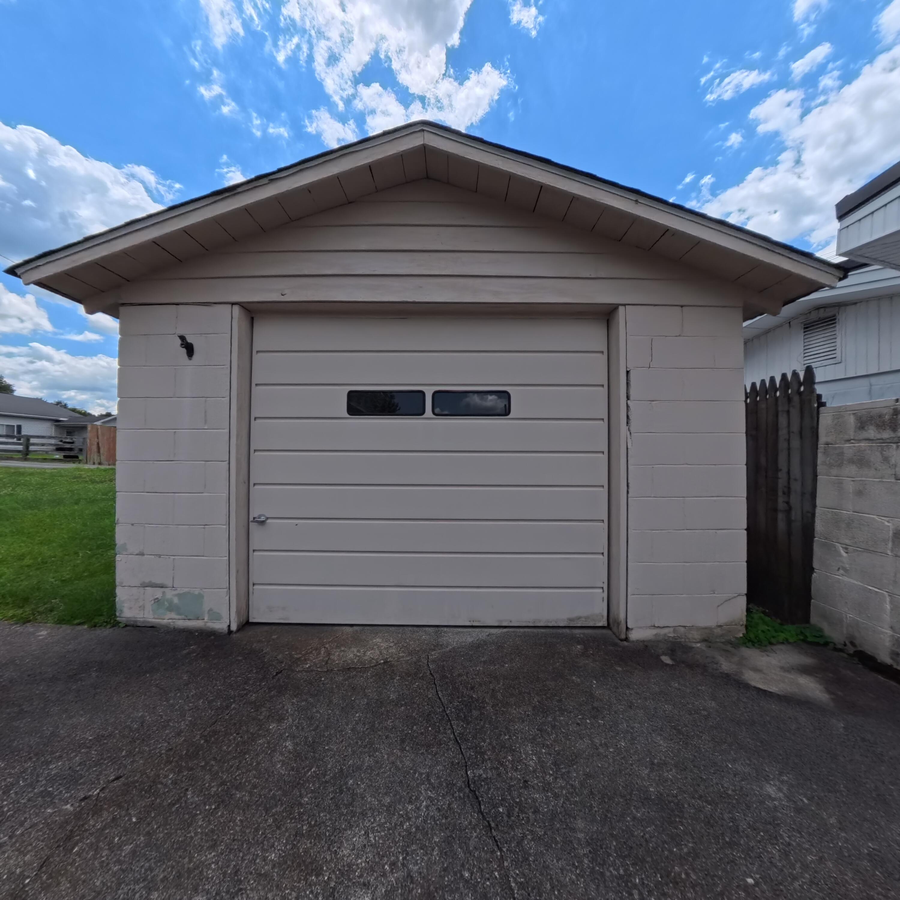 131 Peyton Avenue Property Photo 2