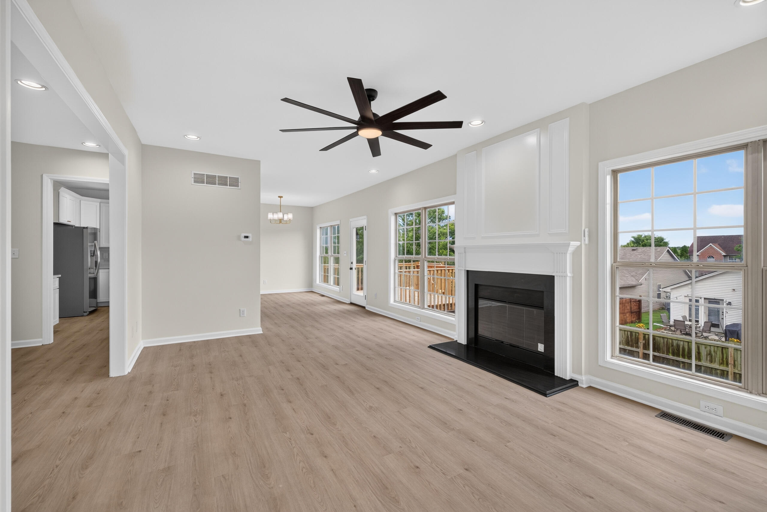 925 Winding Oak Trail Property Photo 6