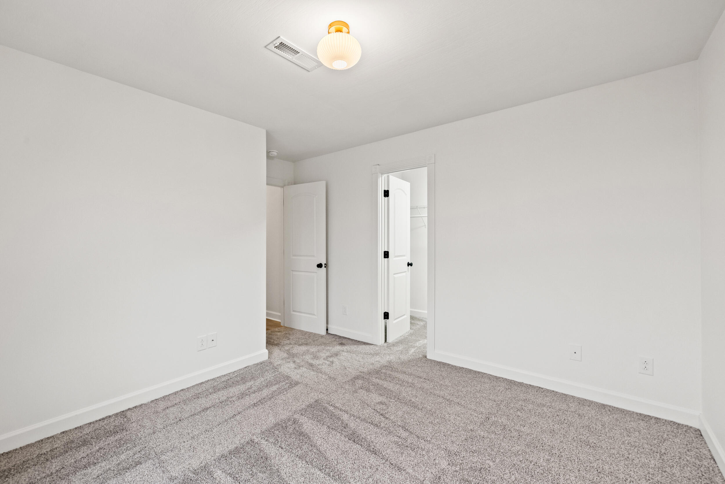 143 Royalty Drive Property Photo 28