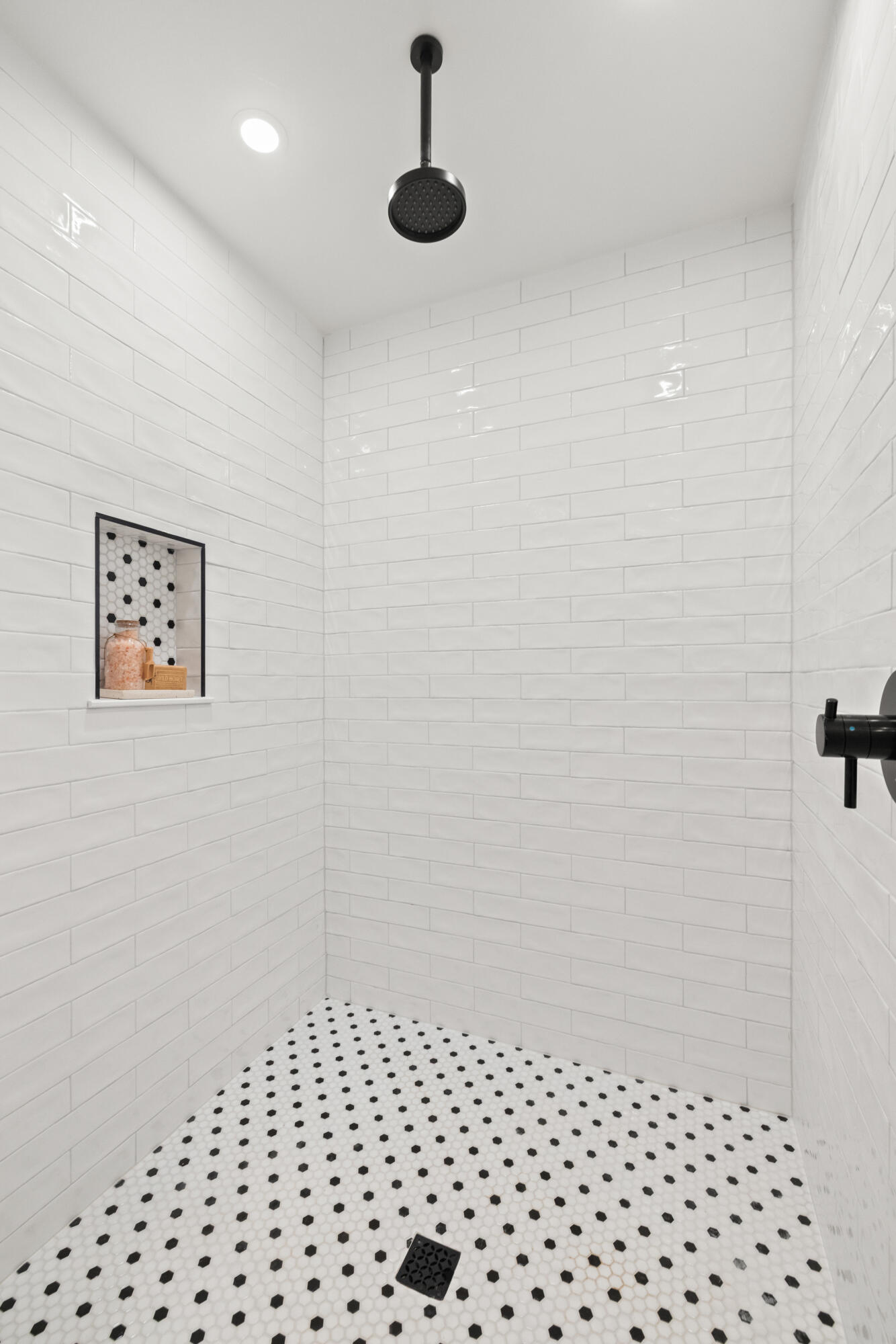 143 Royalty Drive Property Photo 35