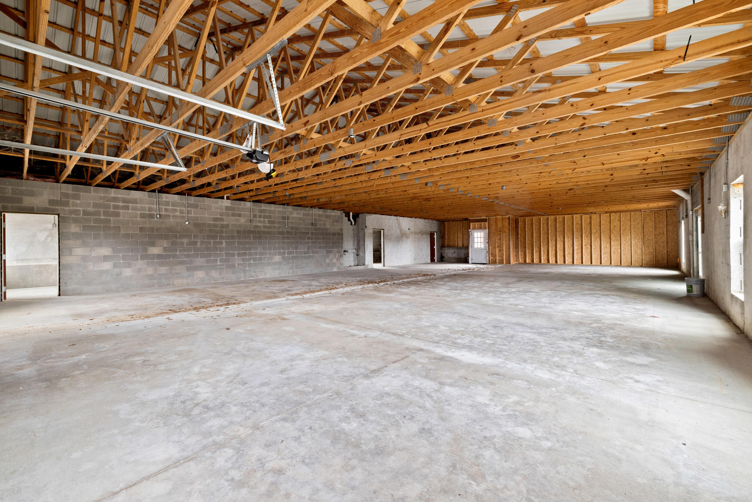 143 Royalty Drive Property Photo 44
