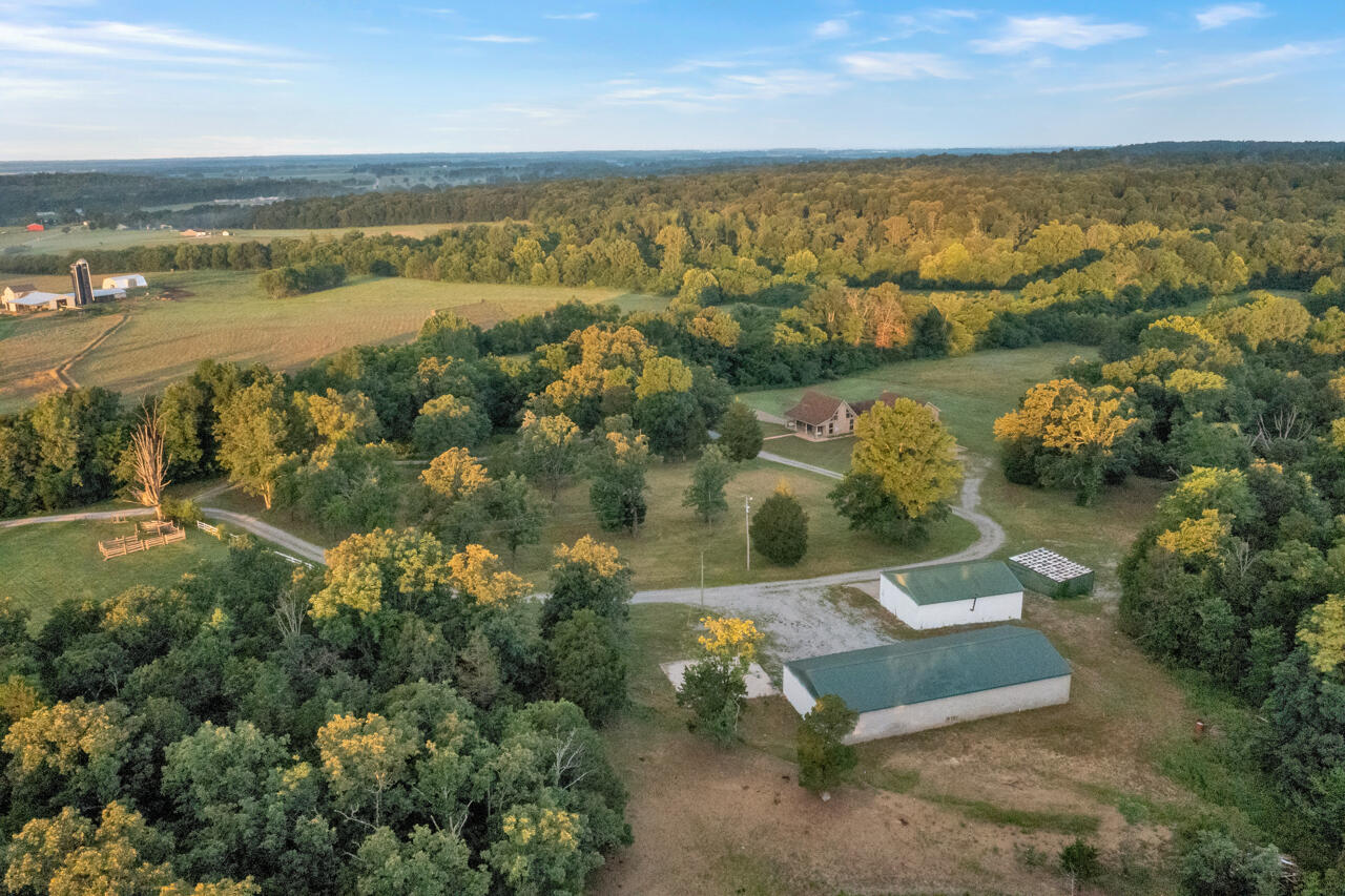 5005 Gracey Sinking Fork Road Property Photo 1