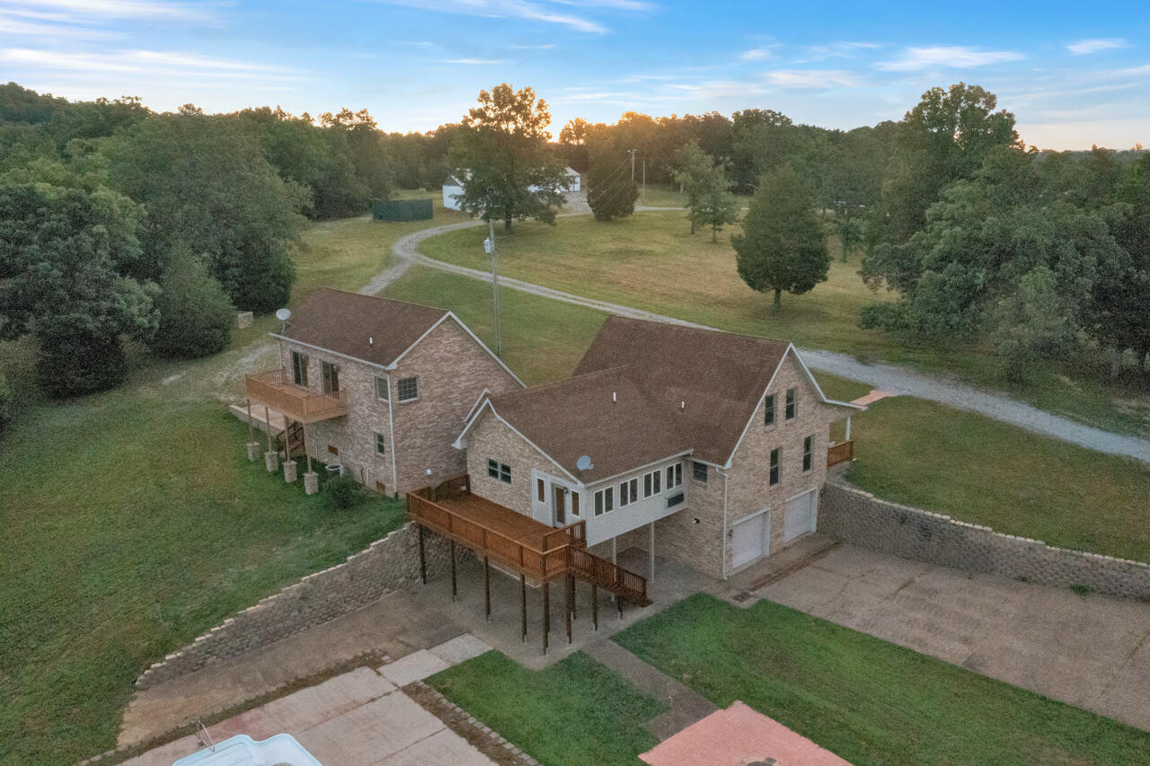 5005 Gracey Sinking Fork Road Property Photo 3