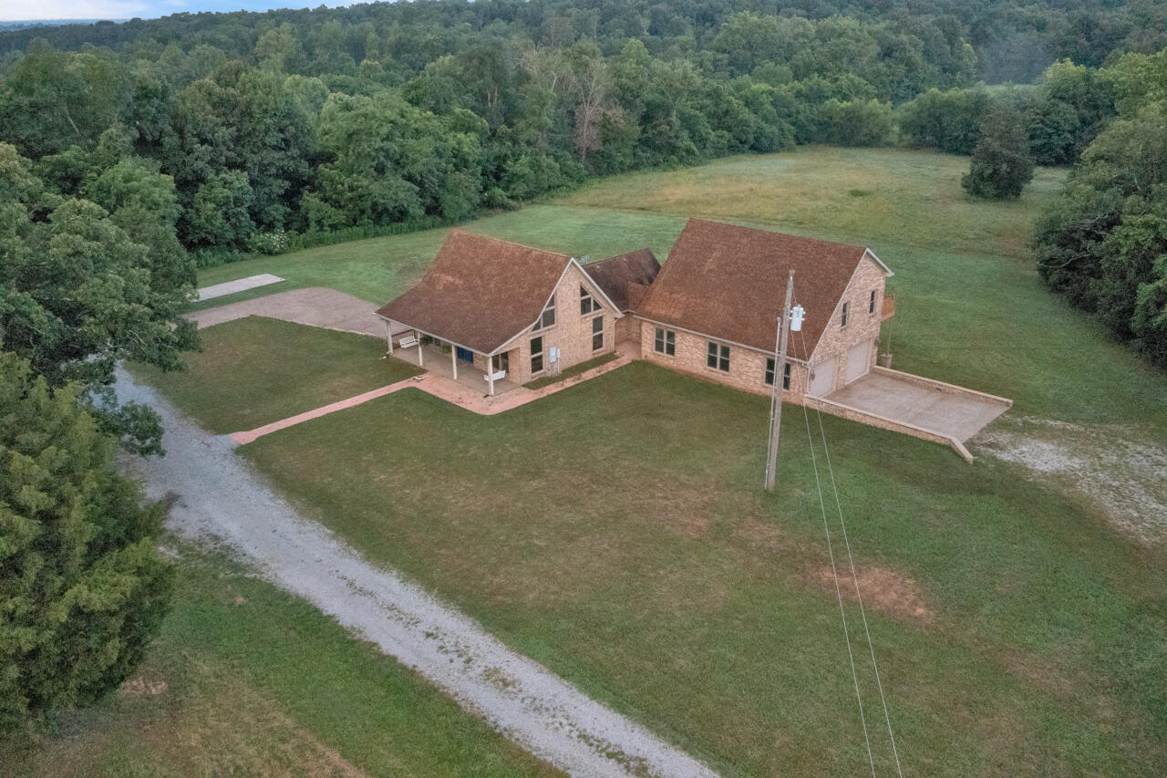 5005 Gracey Sinking Fork Road Property Photo 4