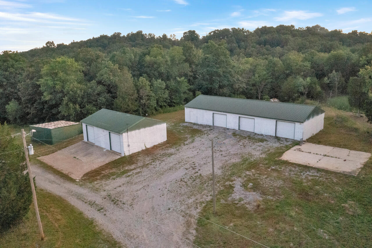 5005 Gracey Sinking Fork Road Property Photo 6