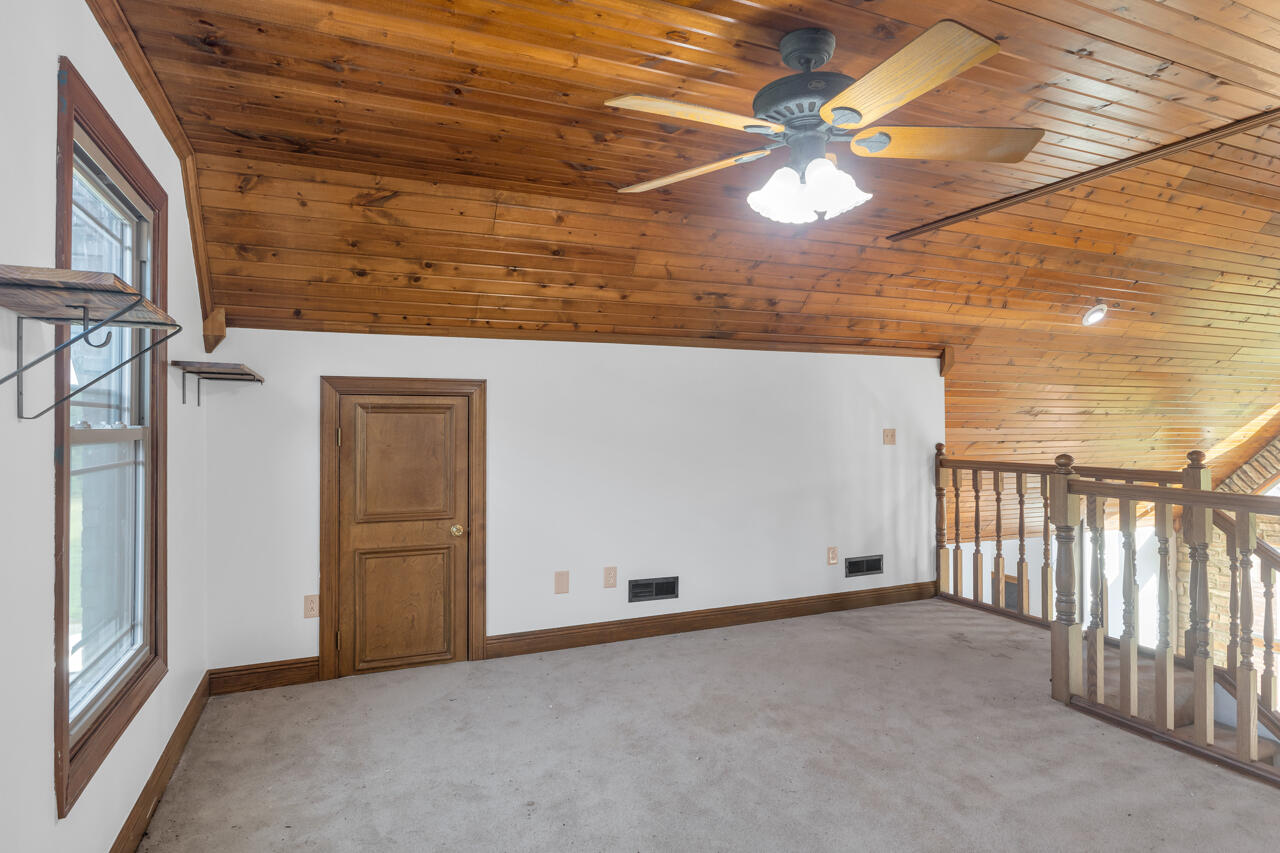 5005 Gracey Sinking Fork Road Property Photo 27