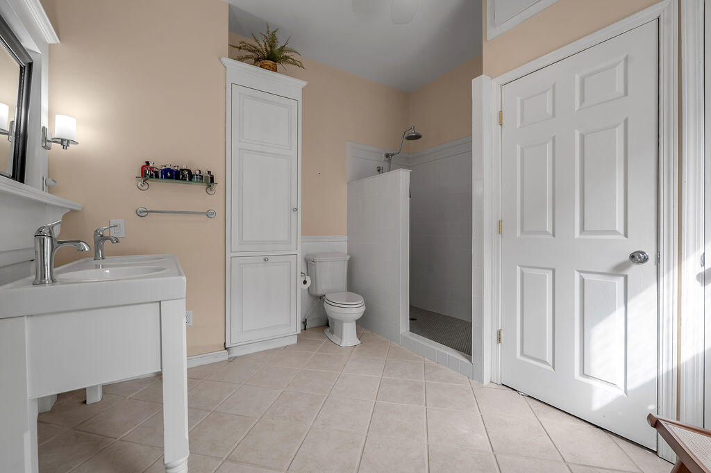 668 Elsmere Park Property Photo 12